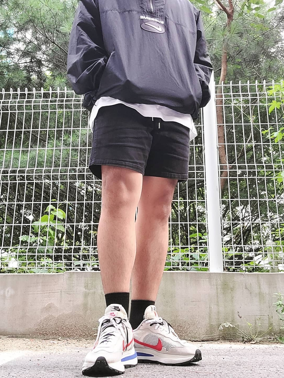 Nike x Sacai VaporWaffle Royal Fuchsia, Supreme x Nike Jewel Reversible Ripstop Anorak Black - 20FW 착용 스타일 - 1