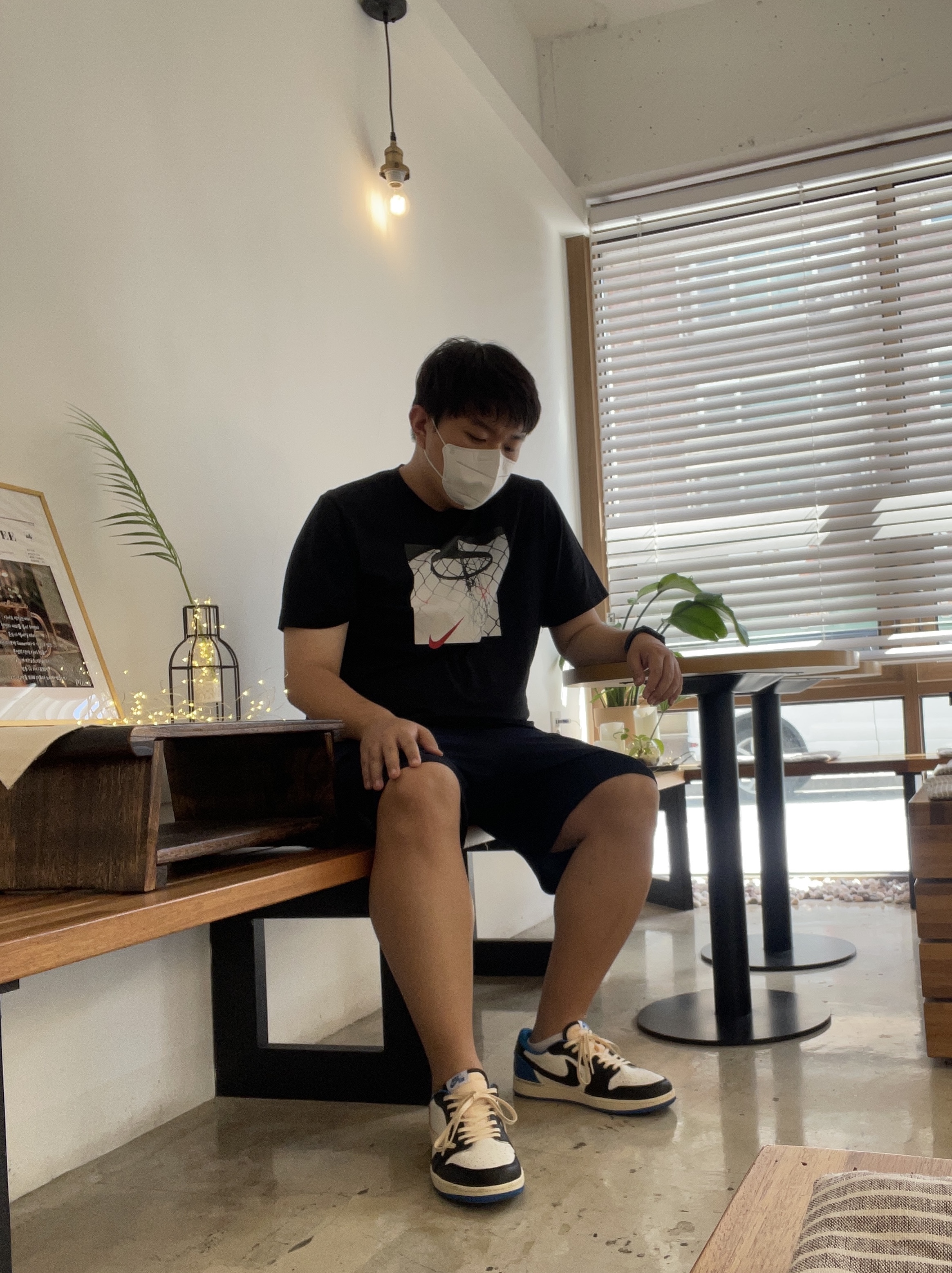 Jordan 1 x Travis Scott x Fragment Retro Low OG SP Military Blue 착용 스타일