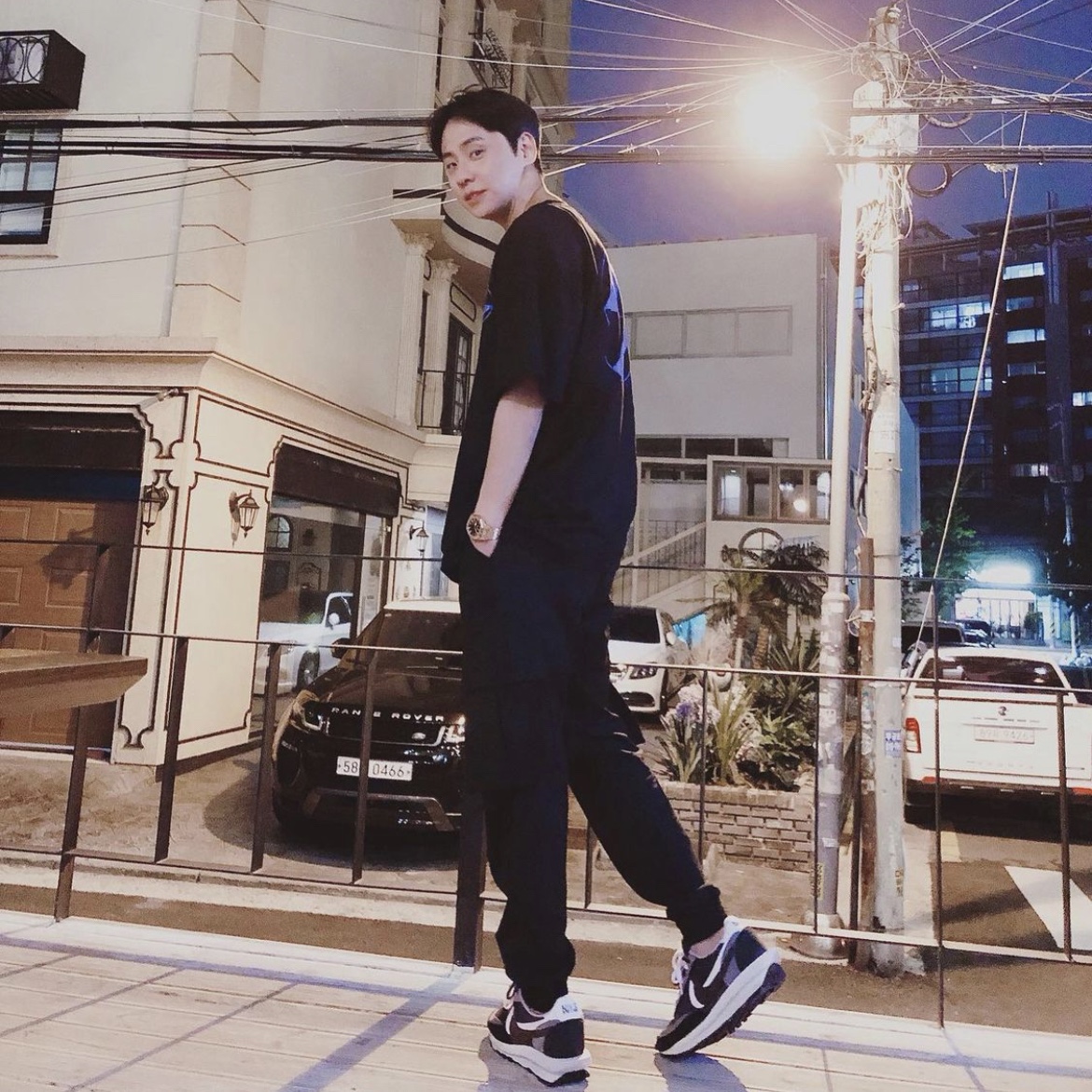 Nike x Sacai LDWaffle Black 착용 스타일