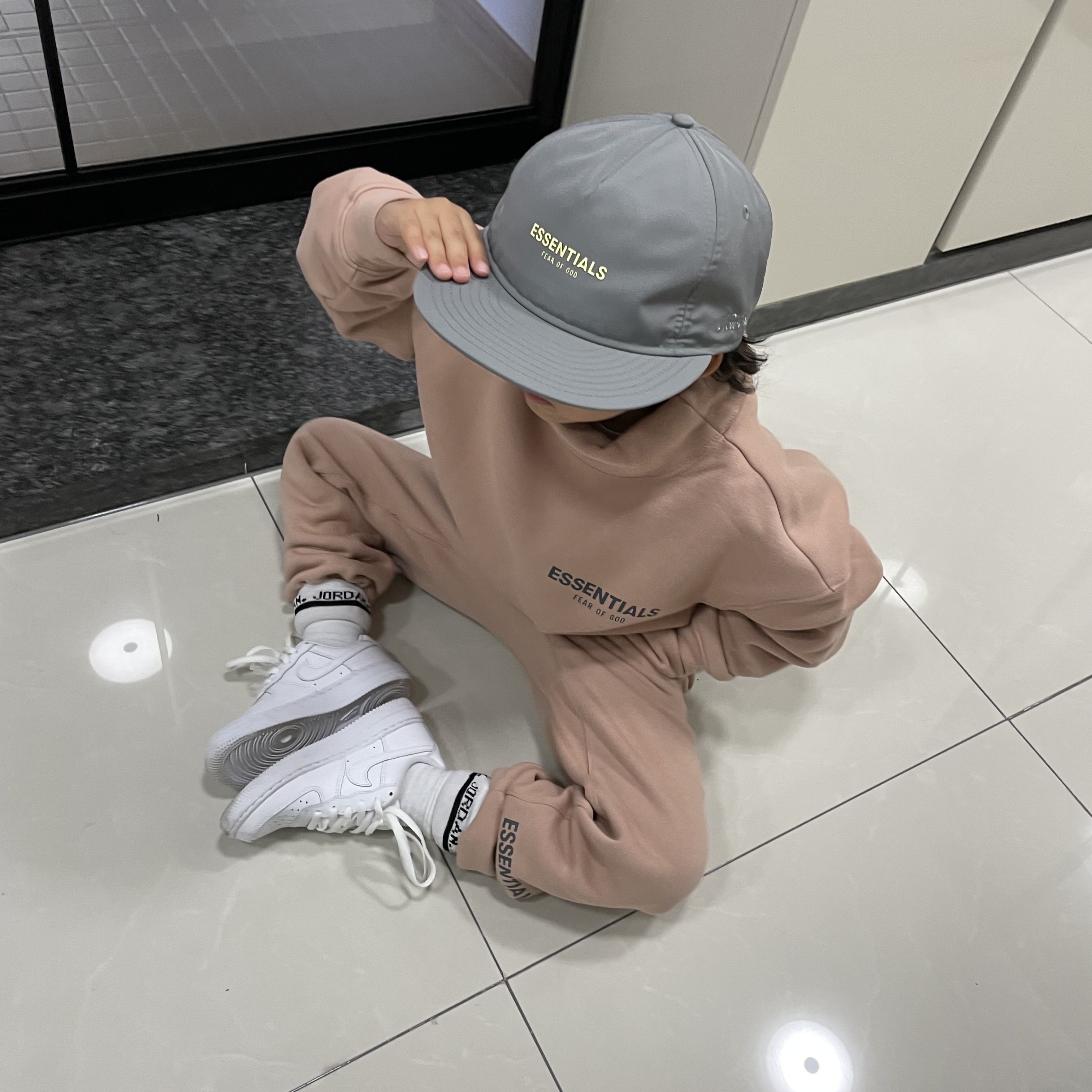 (Kids) Essentials Pull-Over Mockneck Matte Blush - 21FW, (Kids) Essentials Sweatpants Matte Blush - 21FW 착용 스타일