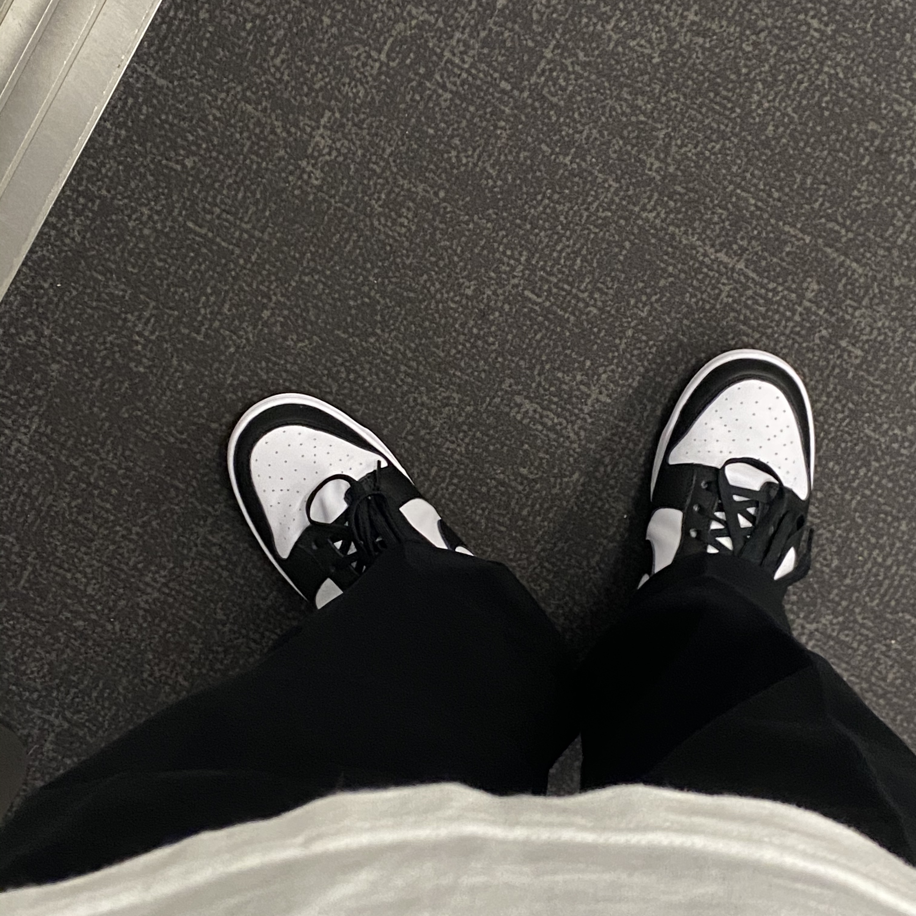 Nike Dunk Low Retro Black 착용 스타일