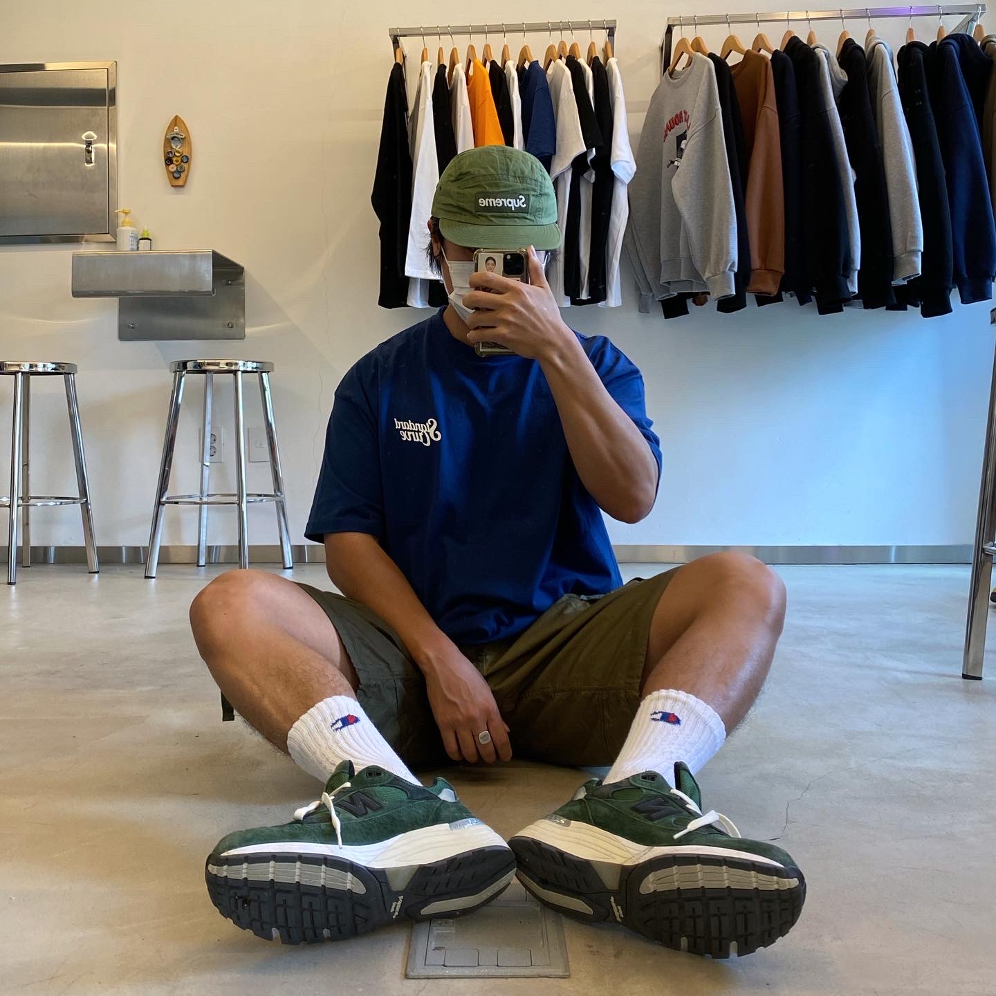 Supreme Dry Wax Cotton Camp Cap Olive - 20FW, New Balance x JJJJound 992 Made in USA Mossy Green 착용 스타일 - 1