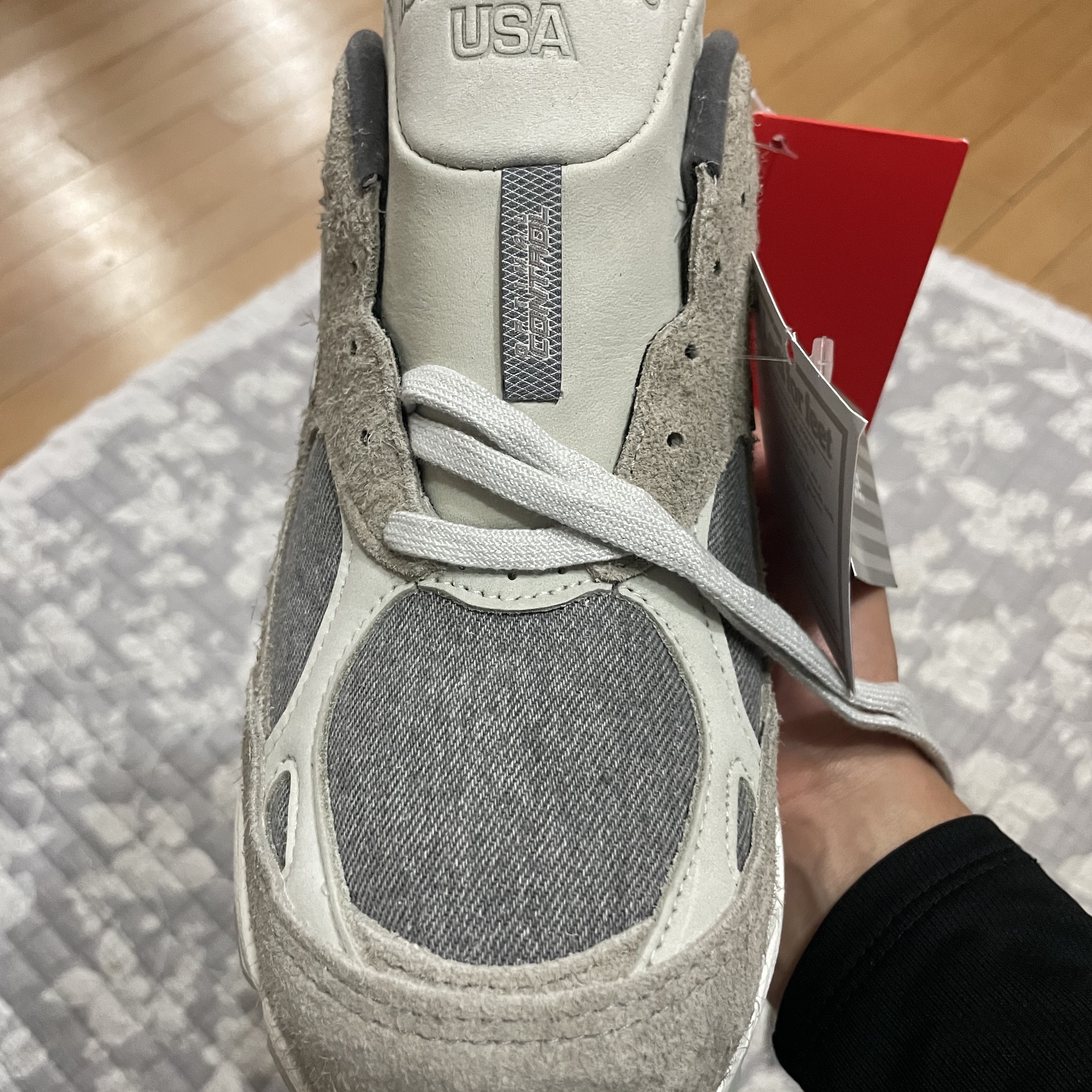 New Balance x Levi's 990v3 Grey (Levi's Tag) 착용 스타일 - 2