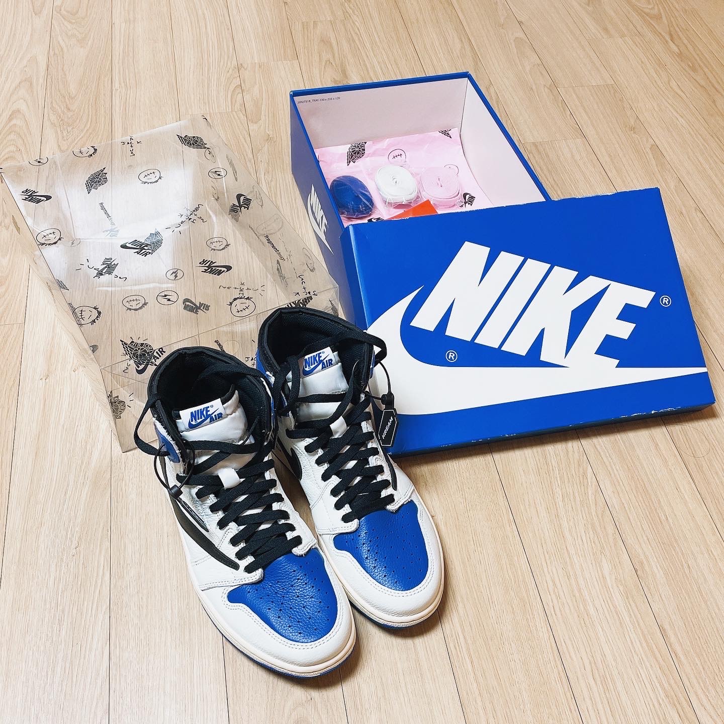Jordan 1 x Travis Scott x Fragment Retro High OG SP Military Blue 착용 스타일 - 2