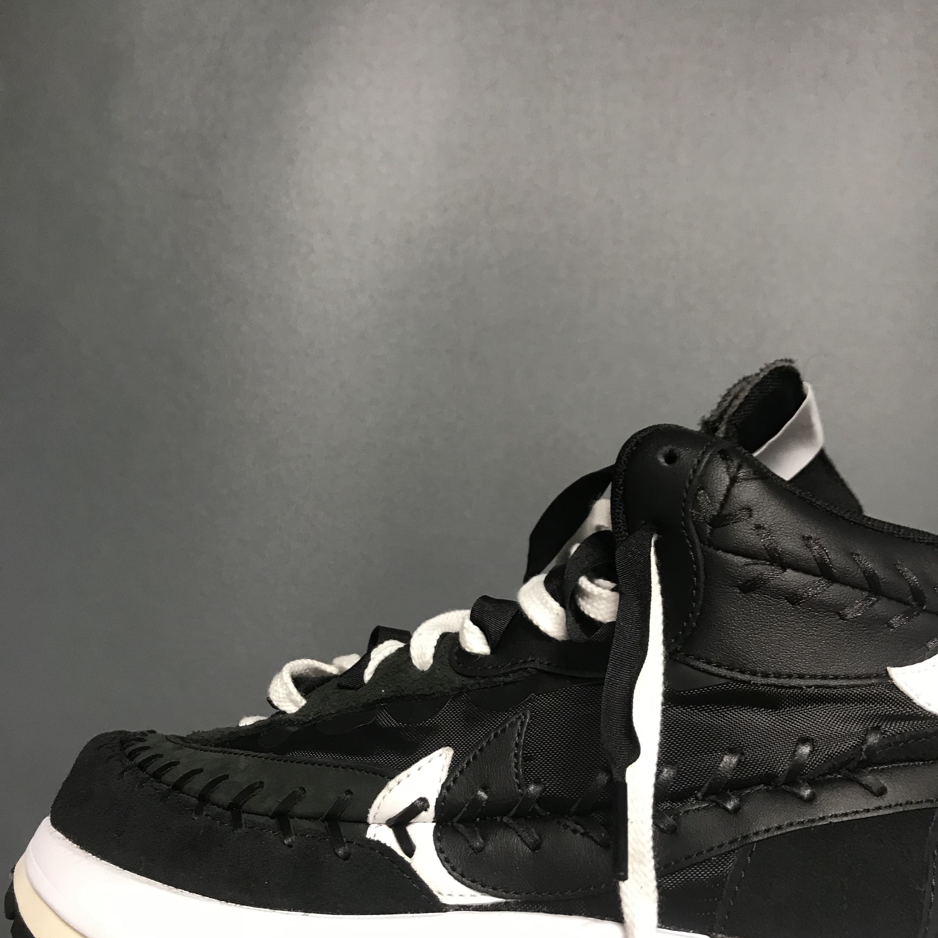 Nike x Sacai x Jean Paul Gaultier VaporWaffle Black White 착용 스타일 - 4