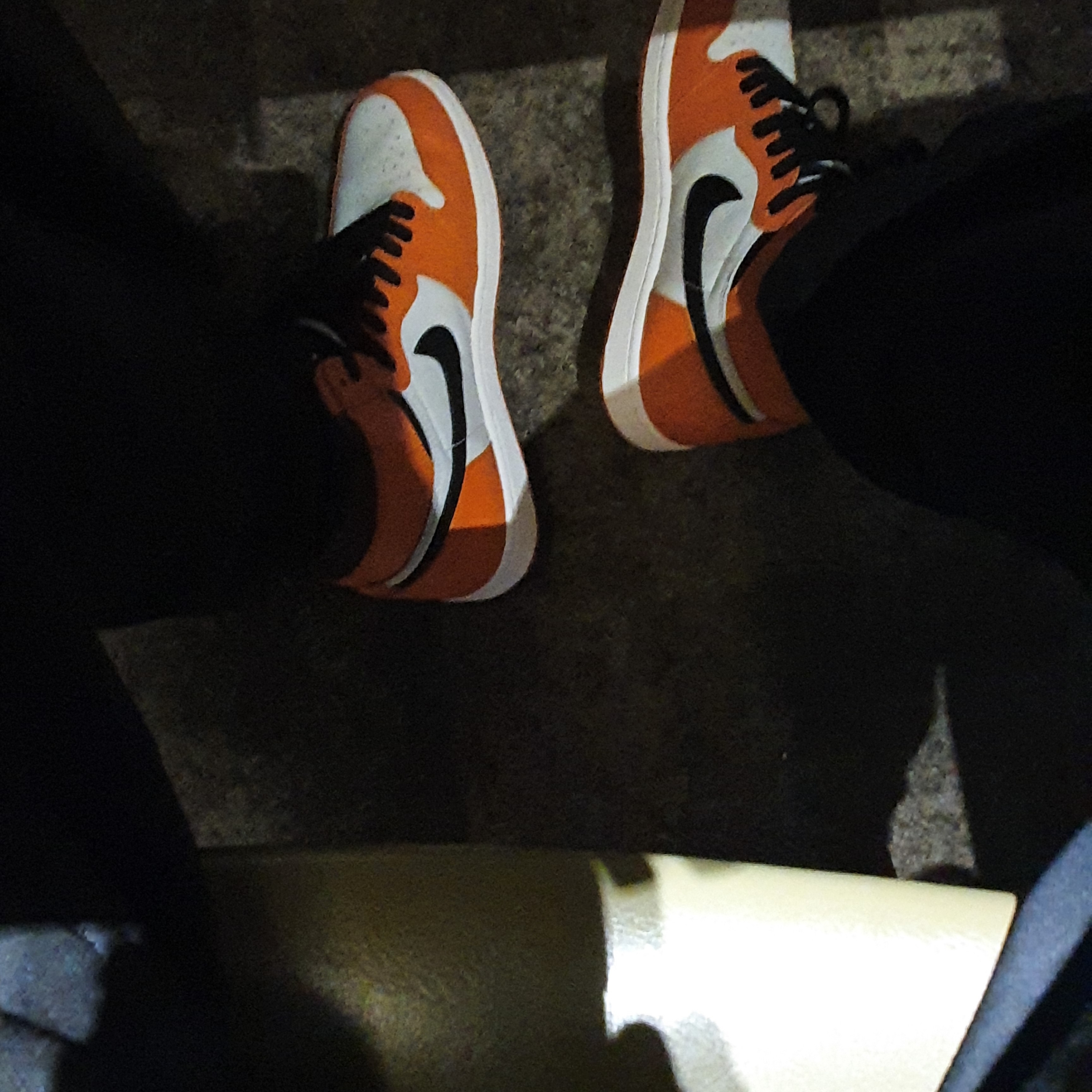 Jordan 1 Retro High OG Reverse Shattered Backboard 착용 스타일