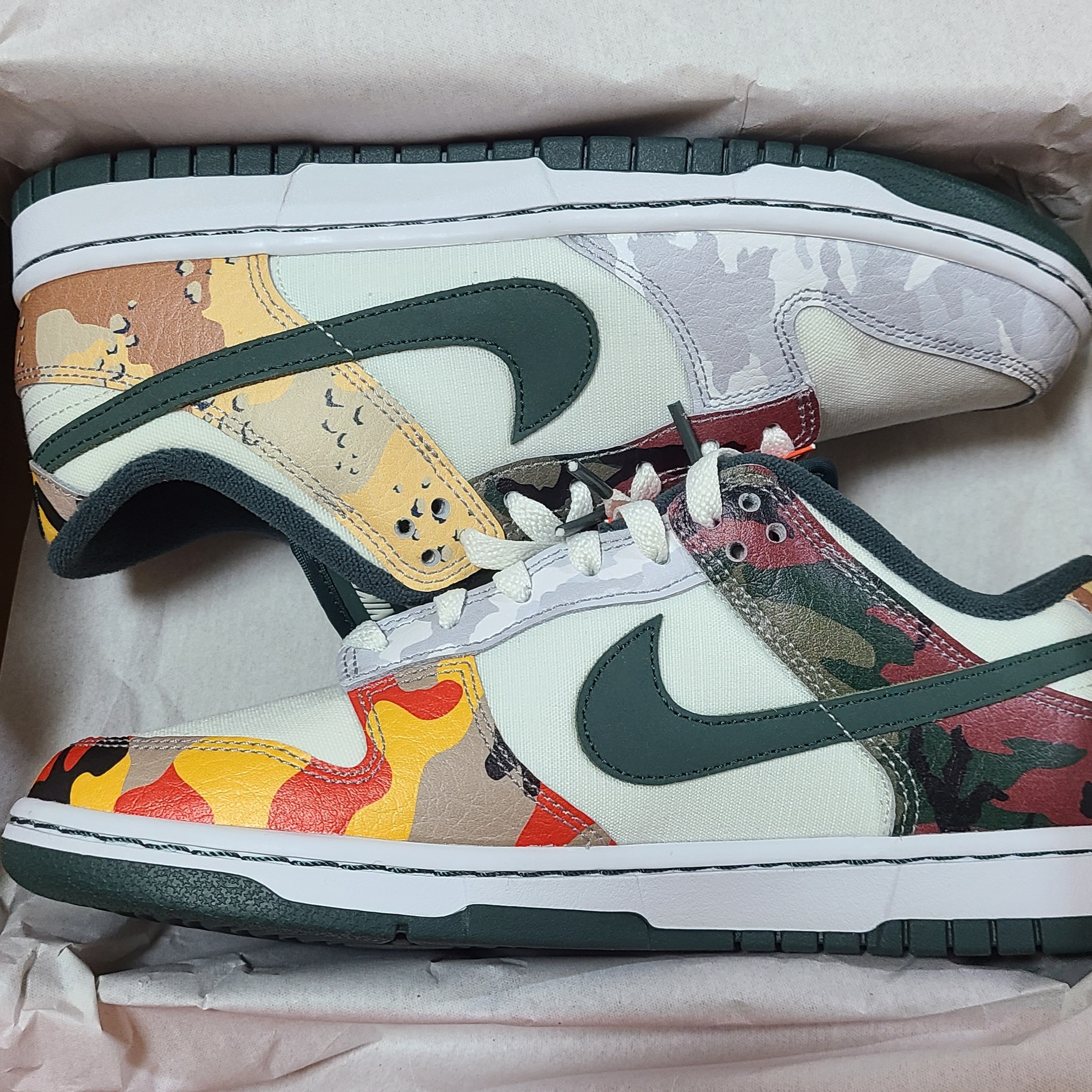 Nike Dunk Low SE Sail Multi Camo 착용 스타일
