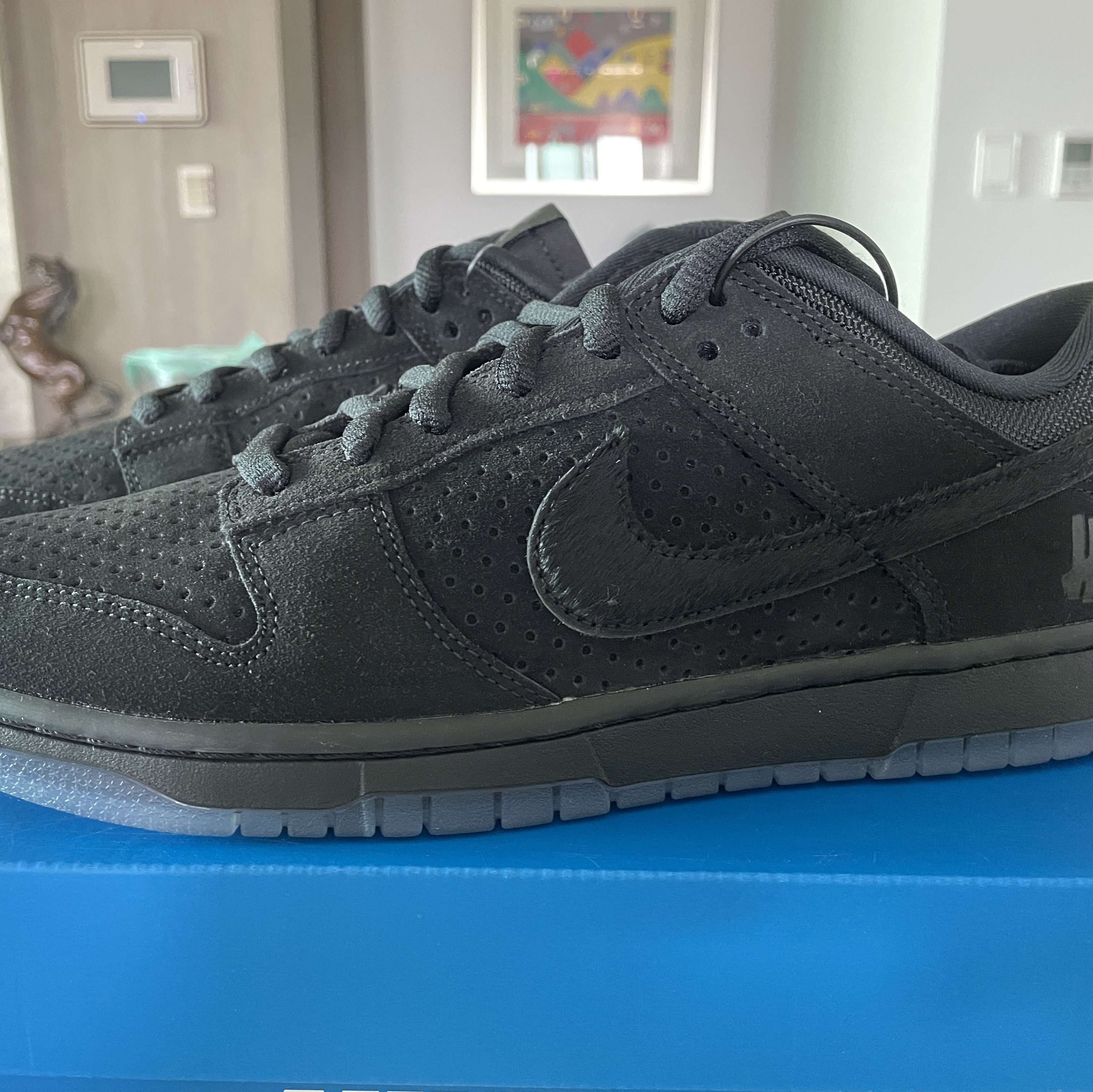 Nike x Undefeated Dunk Low SP 5 On It Black 착용 스타일