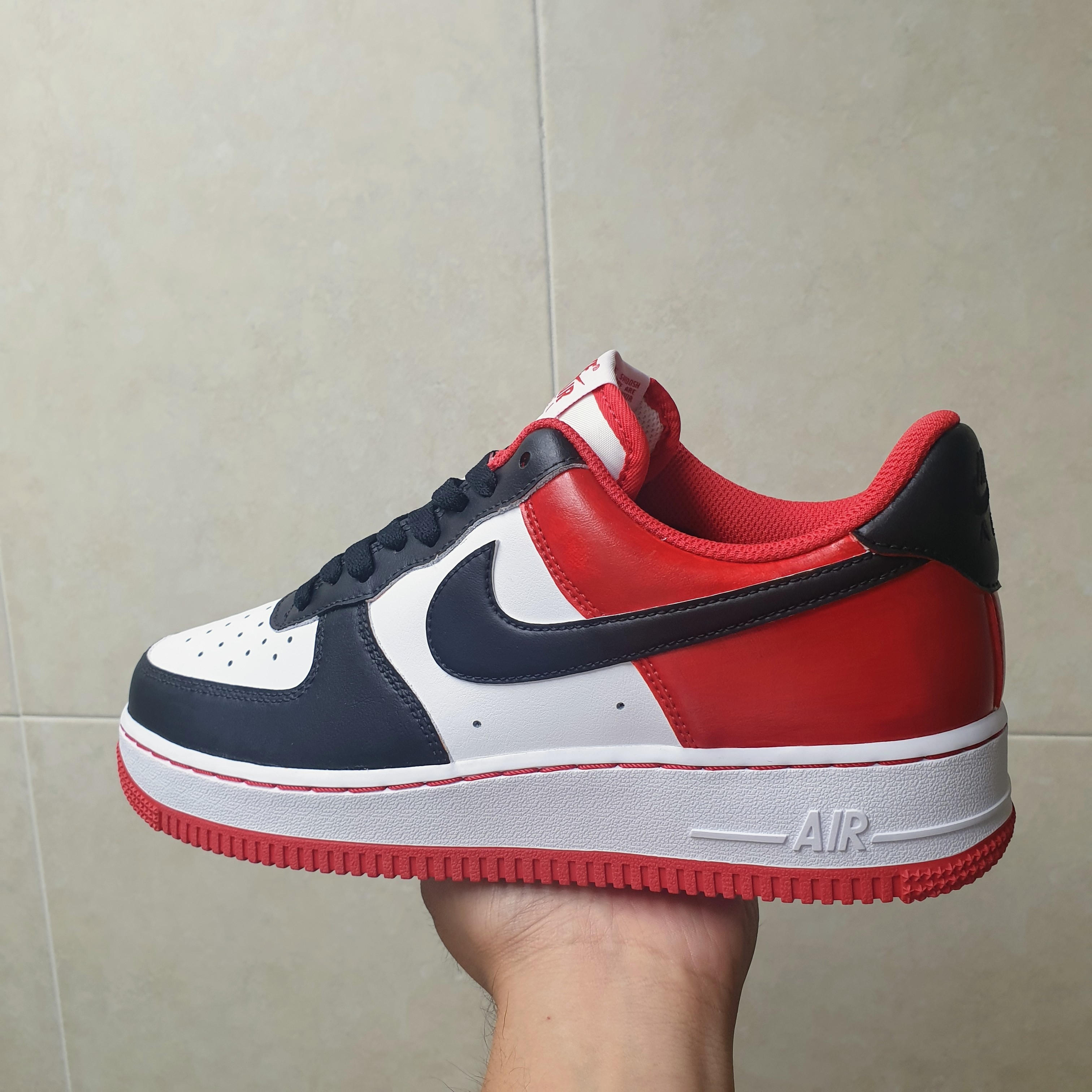 Nike Air Force 1 '07 Stitch Radiant Red 착용 스타일