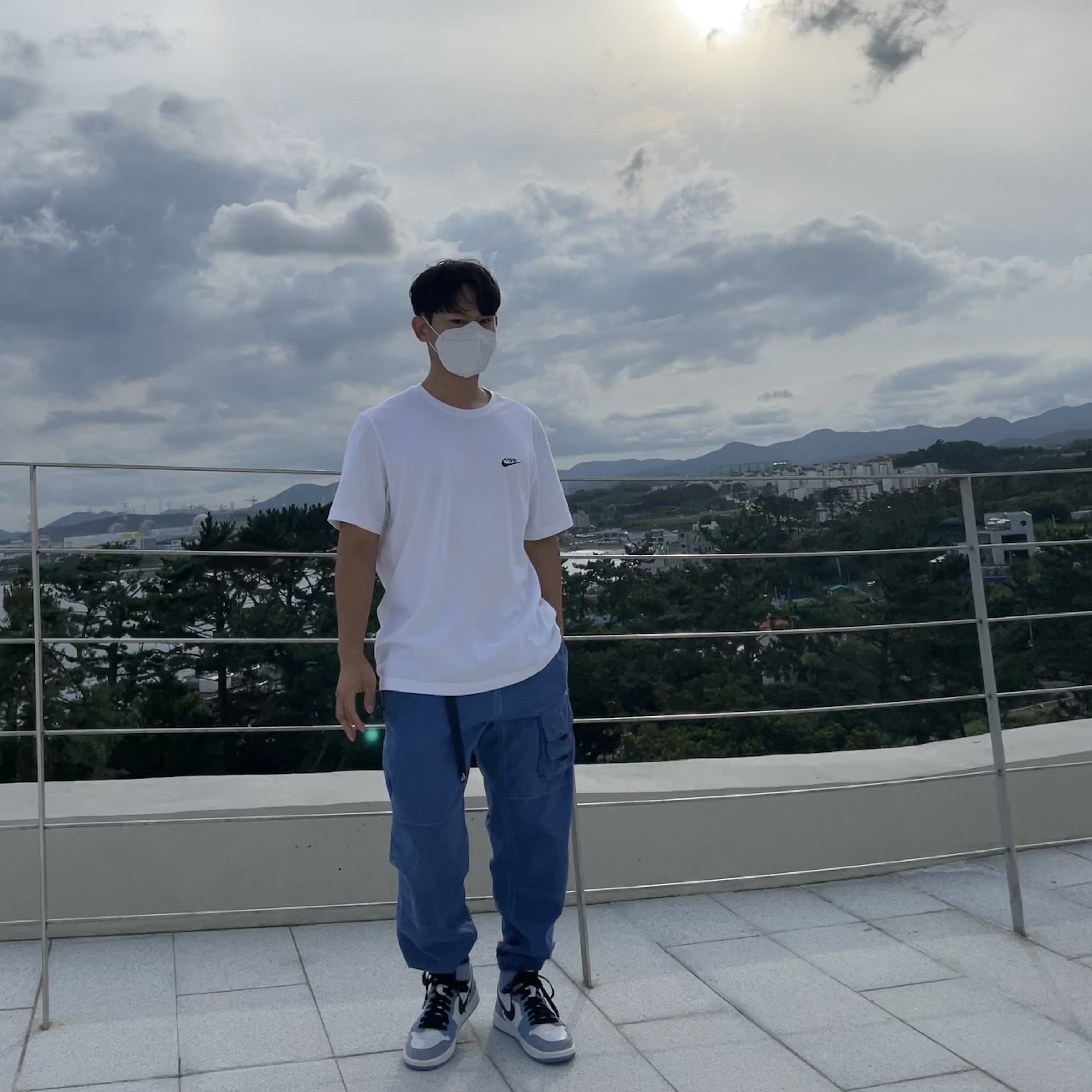 Nike Hangul T-Shirt White, Nike ACG Watchman Peak Pants Blue Void - Asia 착용 스타일 - 2