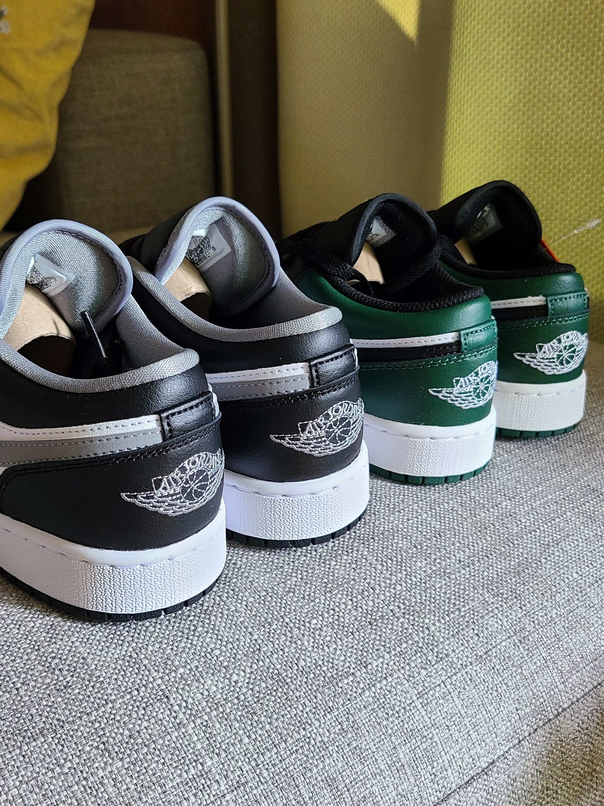 (GS) Jordan 1 Low Green Toe, (GS) Jordan 1 Low Black Particle Grey 착용 스타일