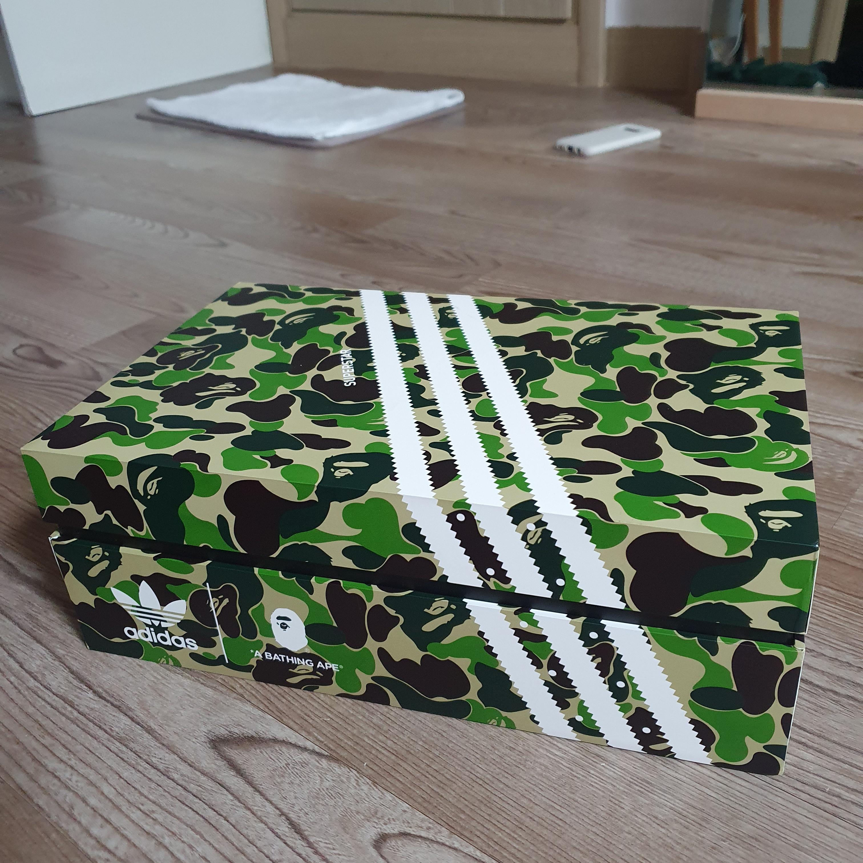 Adidas x BAPE Superstar 80s Green Camo 착용 스타일 - 1
