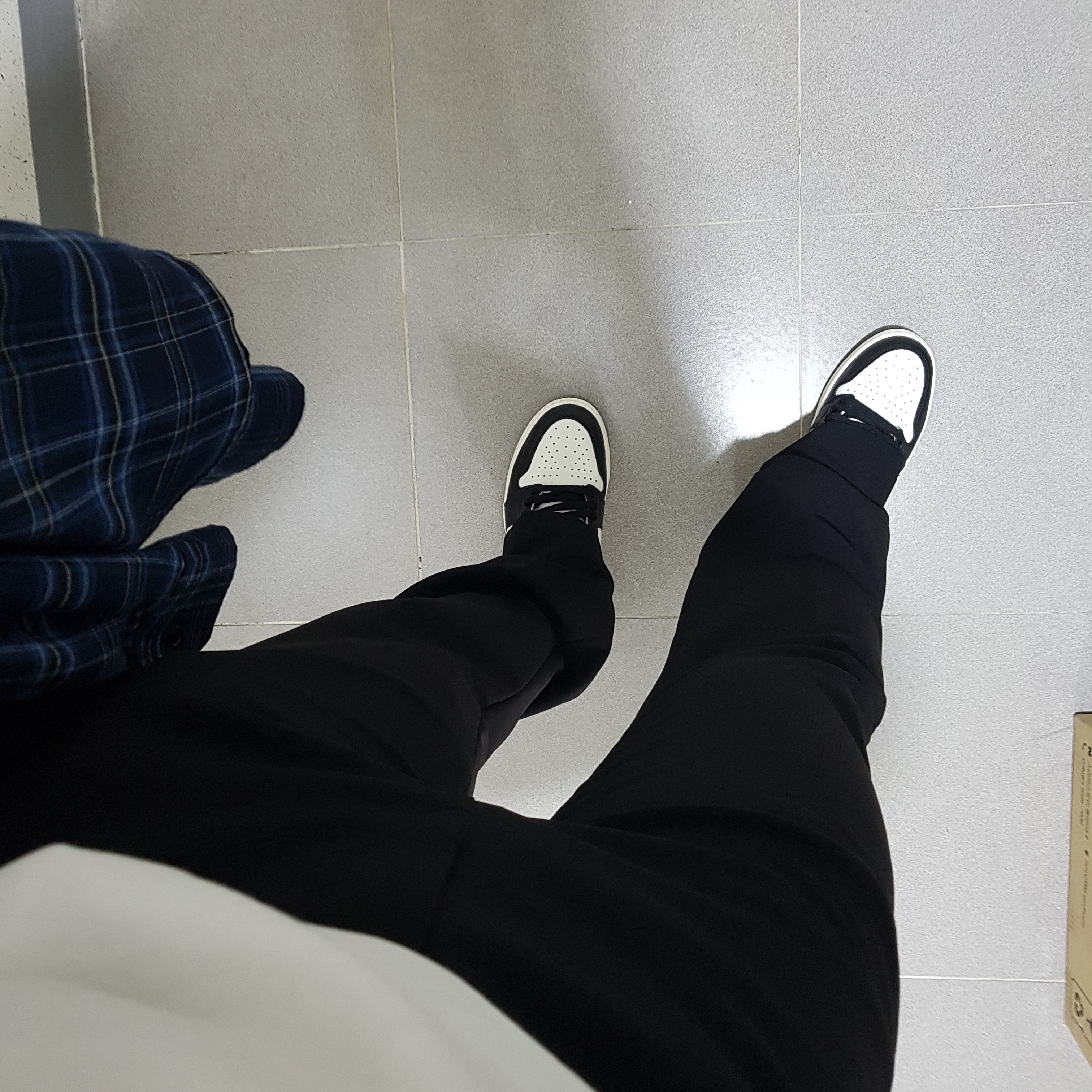 Jordan 1 Retro High OG Black Mocha 착용 스타일