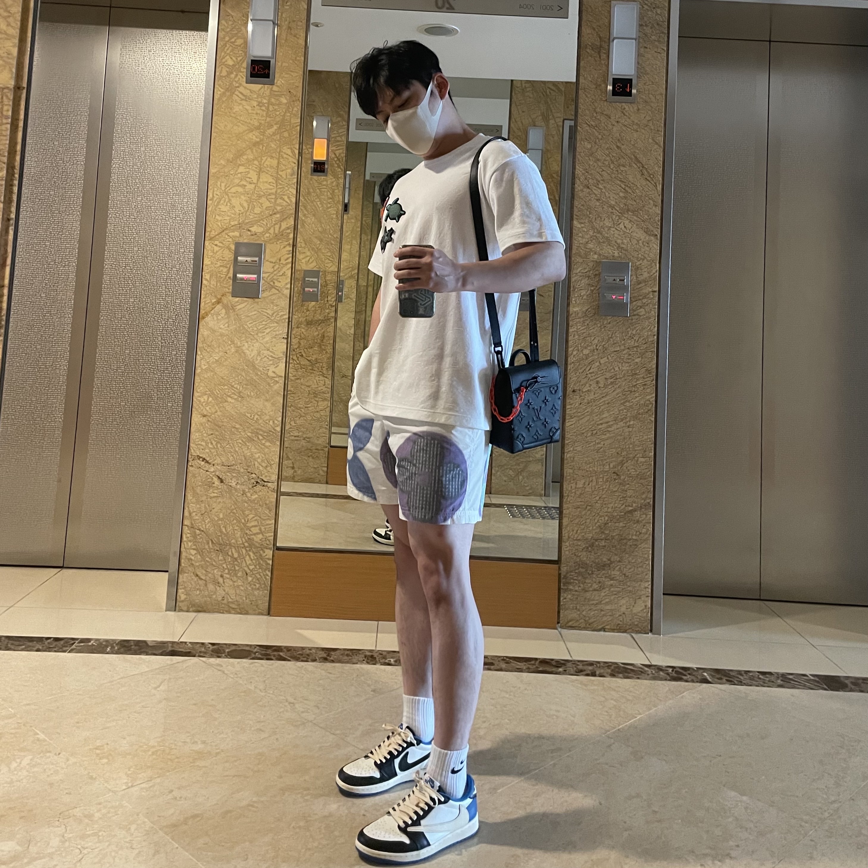 Jordan 1 x Travis Scott x Fragment Retro Low OG SP Military Blue 착용 스타일