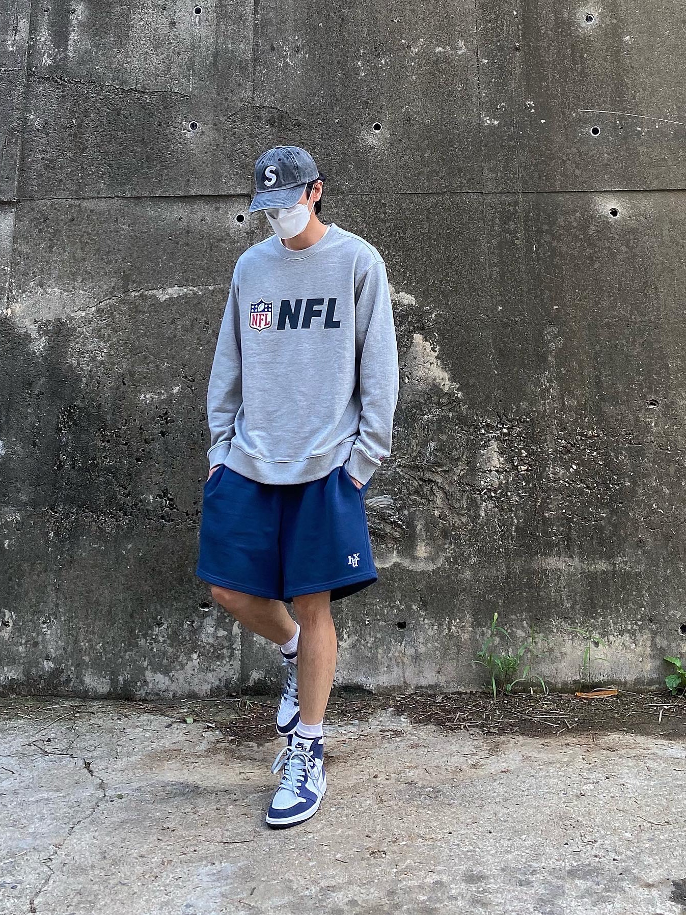 Jordan 1 Retro High OG CO.JP Midnight Navy, Supreme Pigment Print S Logo 6-Panel Black - 20SS 착용 스타일