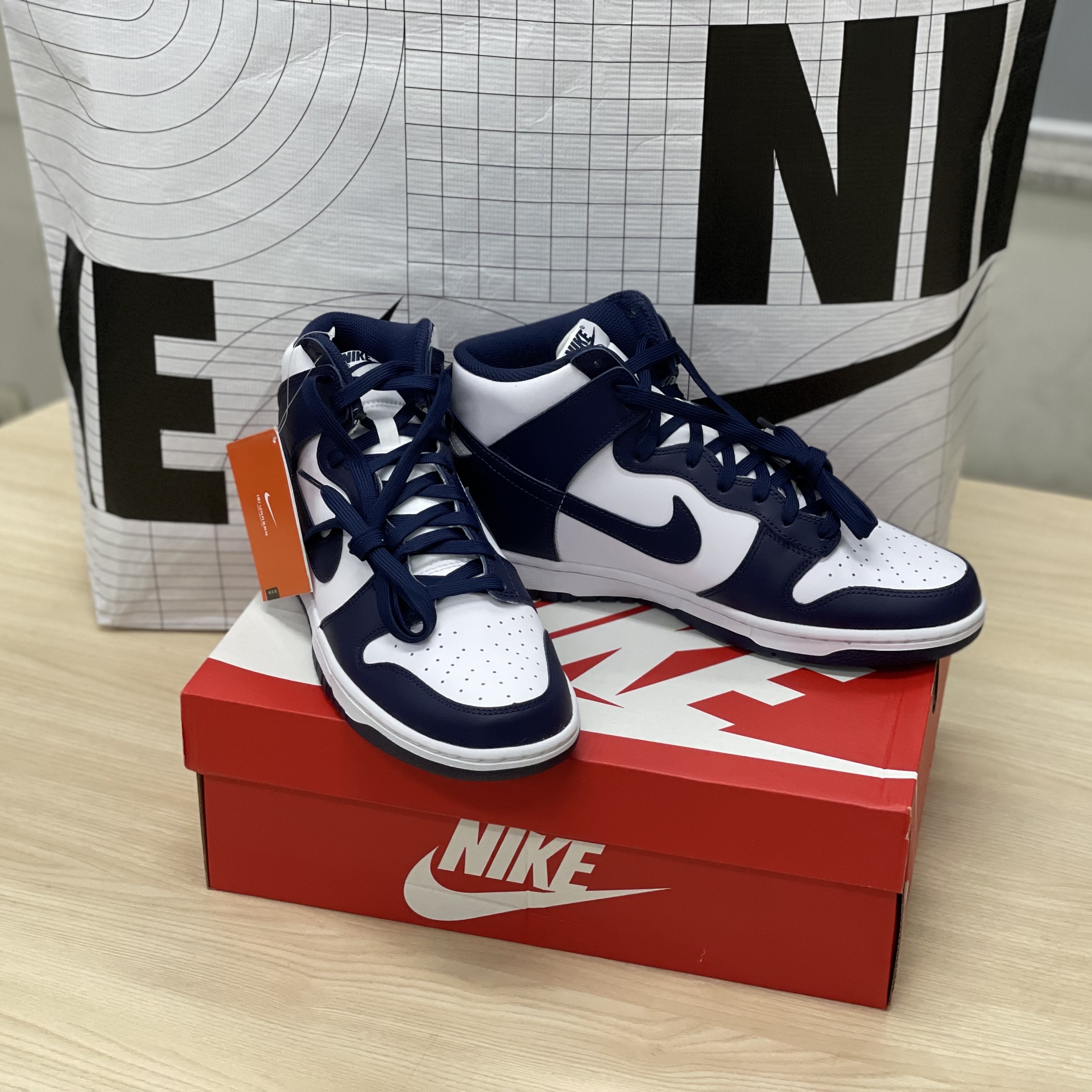 Nike Dunk High Retro Championship Navy 착용 스타일
