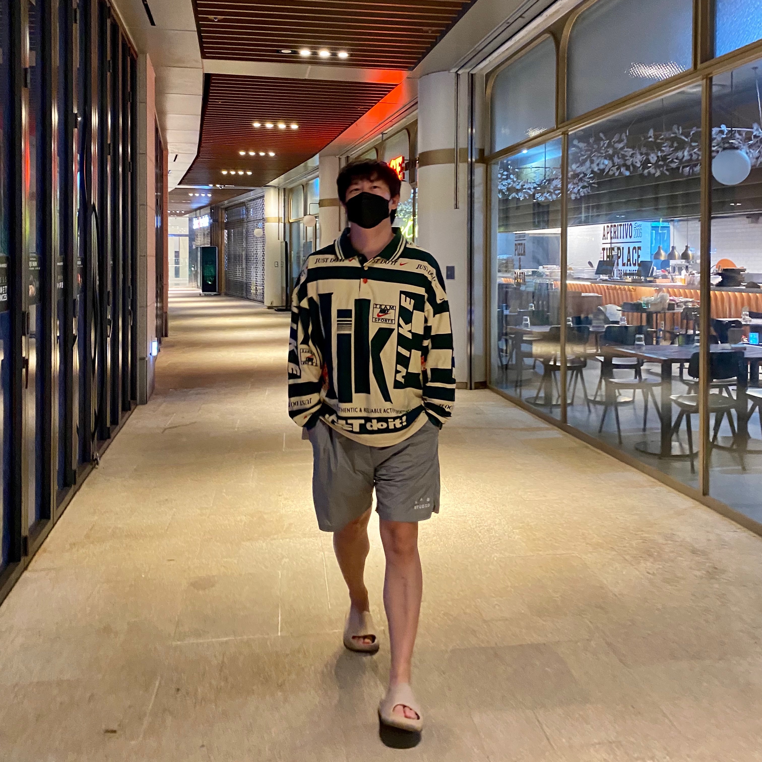 Nike x Cactus Plant Flea Market Long Sleeve Polo Natural - US/EU, IAB Studio Woven Shorts Gray 착용 스타일 - 1