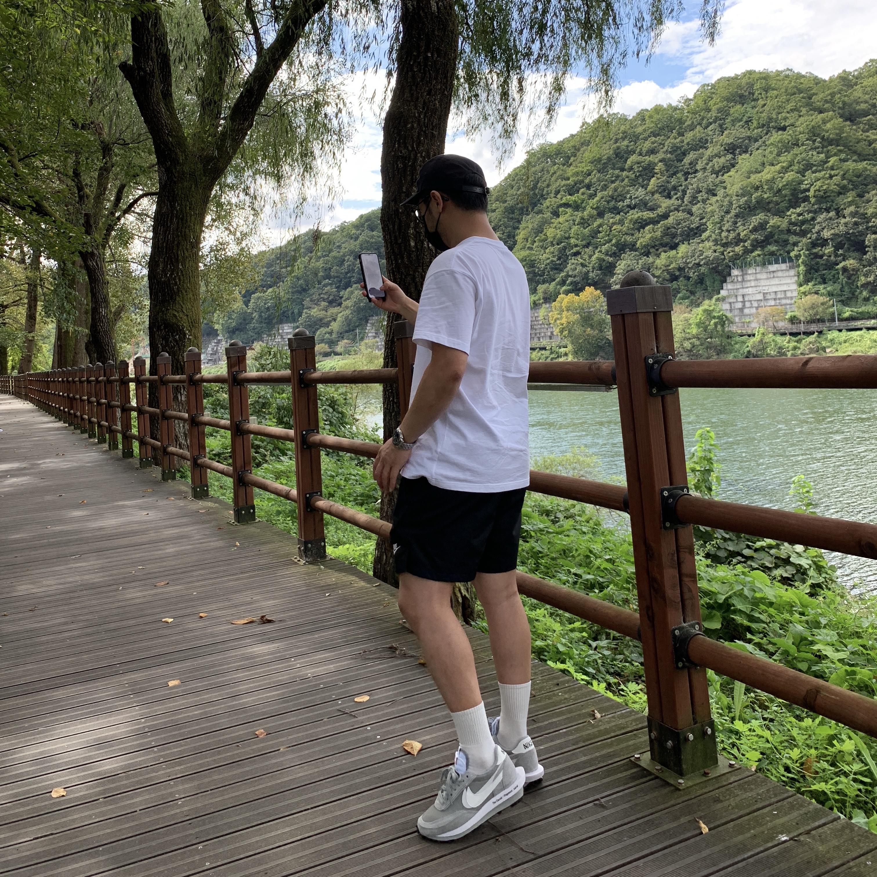 Nike x Sacai x Fragment LDWaffle Light Smoke Grey 착용 스타일