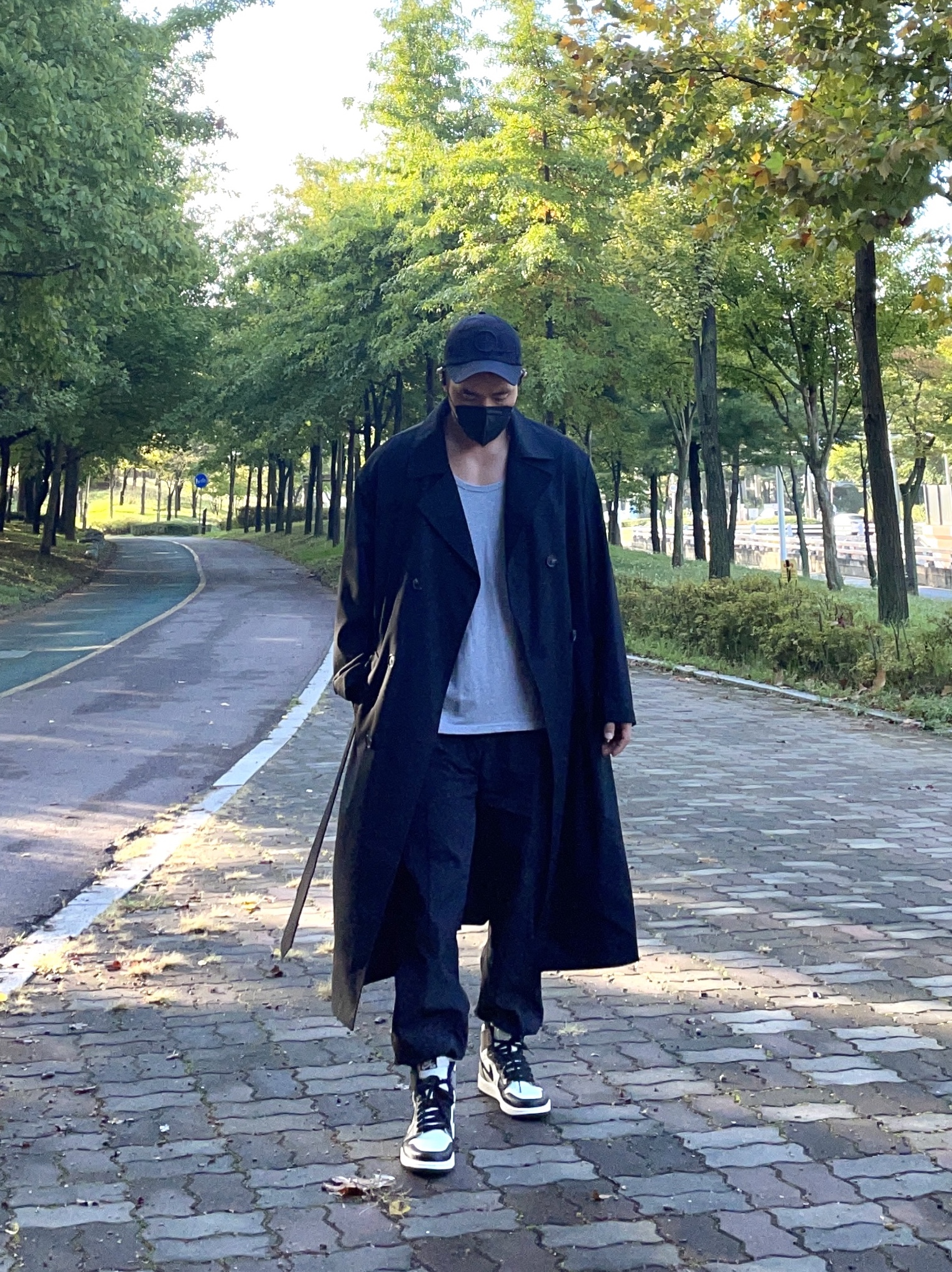Jordan 1 Retro High OG Black Mocha 착용 스타일 - 3