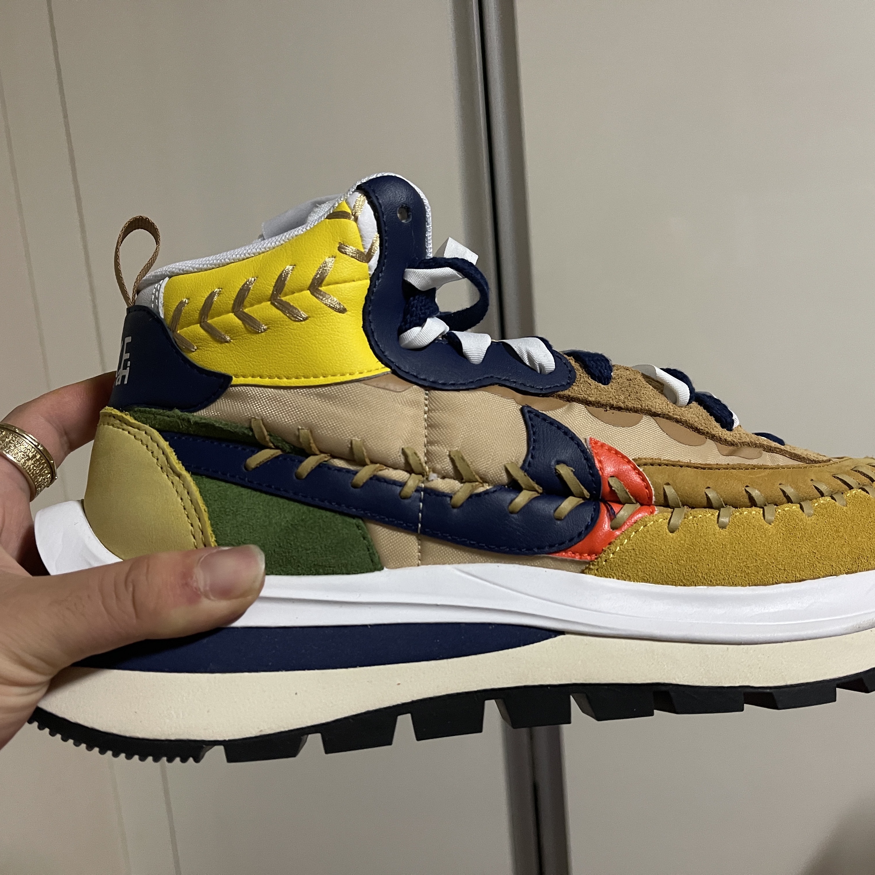 Nike x Sacai x Jean Paul Gaultier VaporWaffle Sesame Blue Void 착용 스타일 - 1