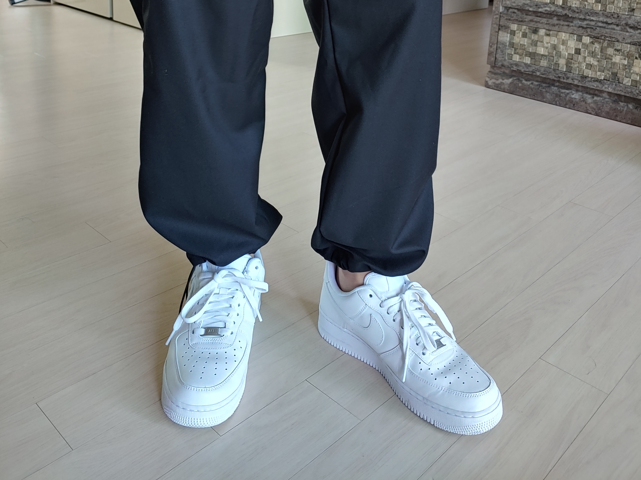 Nike Air Force 1 '07 Low White 착용 스타일