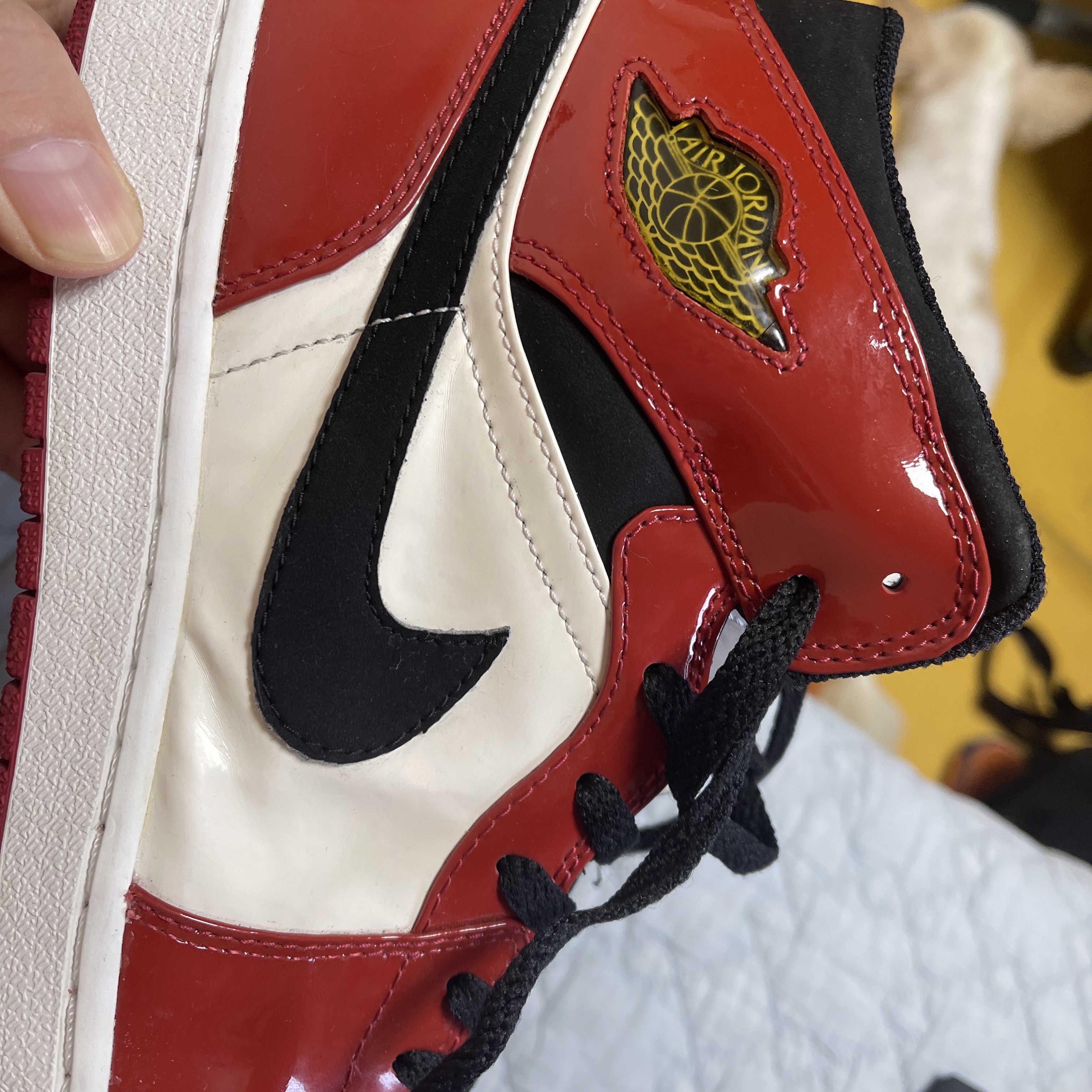 Jordan 1 Retro Patent Chicago Bulls 2003 착용 스타일 - 2