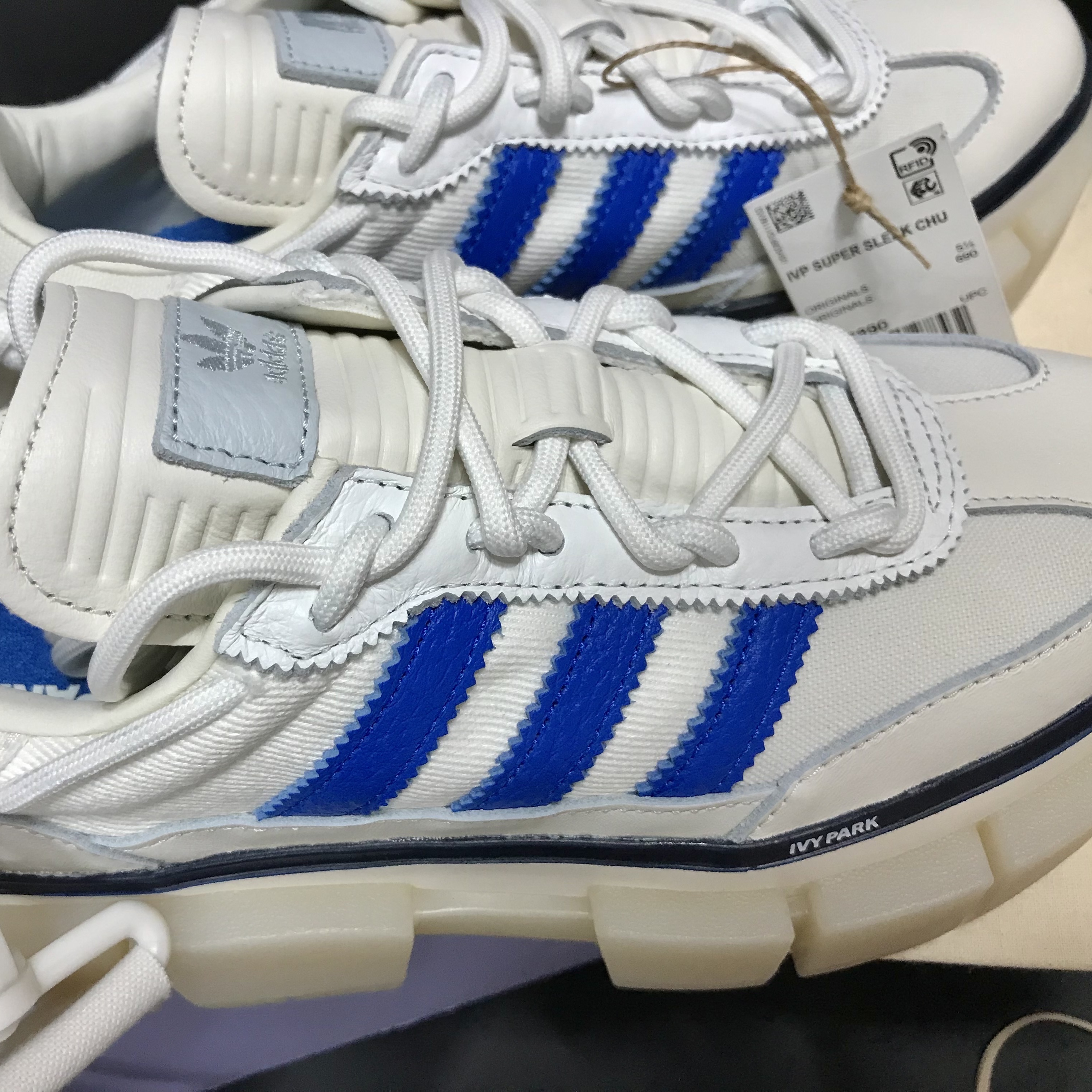 (W) Adidas x Beyonce Ivy Park Super Sleek Chunky White Glow Blue 착용 스타일 - 2