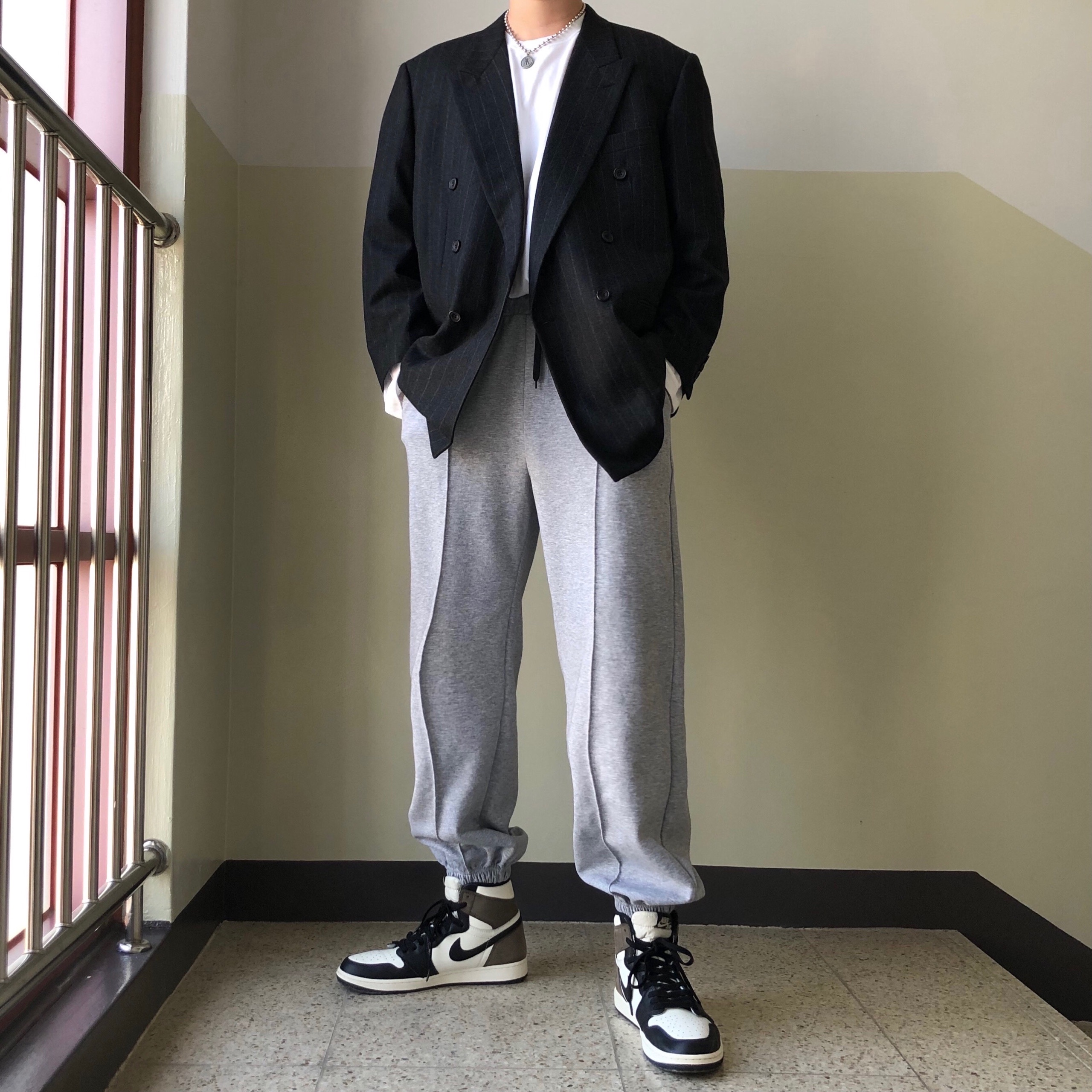 Jordan 1 Retro High OG Black Mocha 착용 스타일