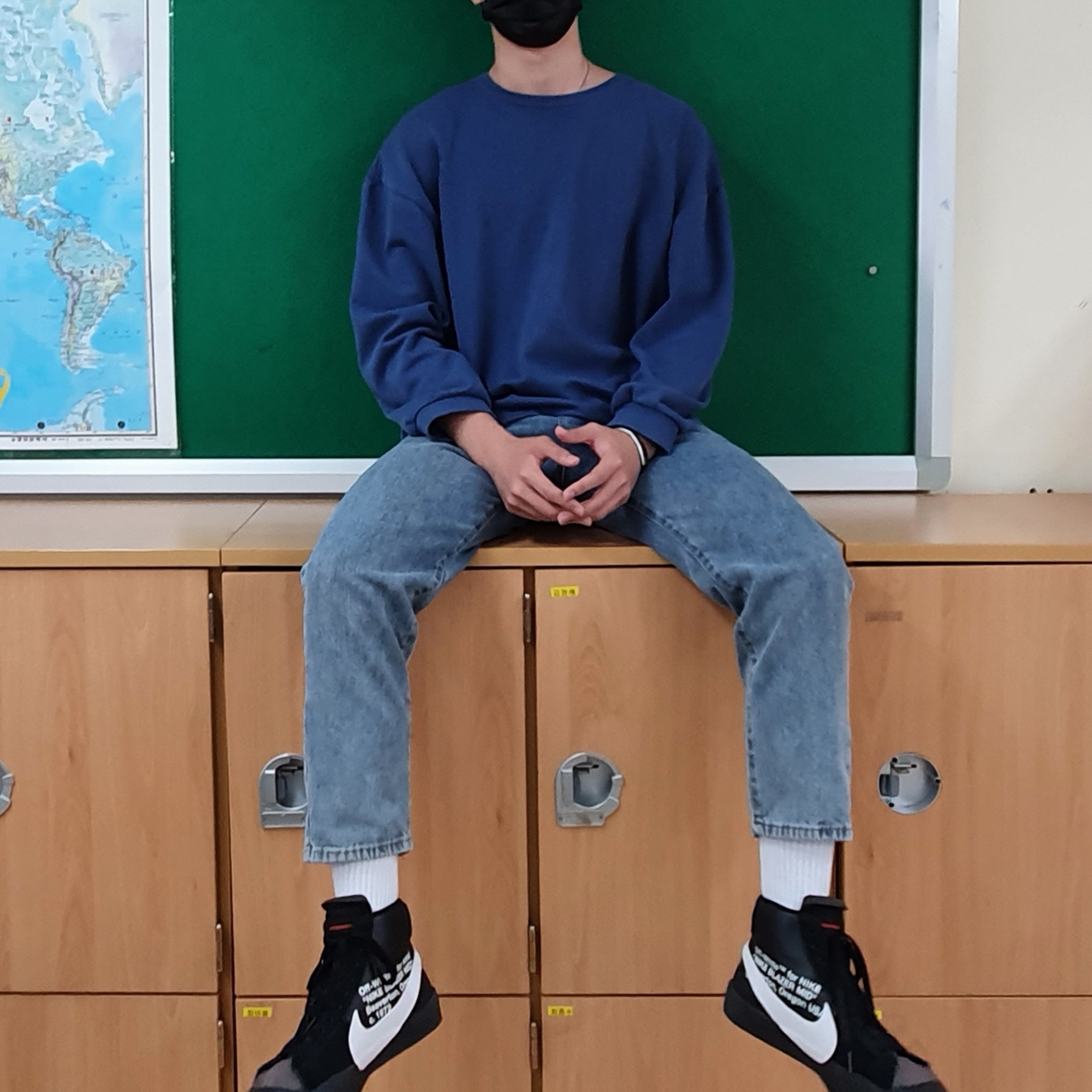 Nike x Off-White Blazer Mid Grim Reaper Black 착용 스타일