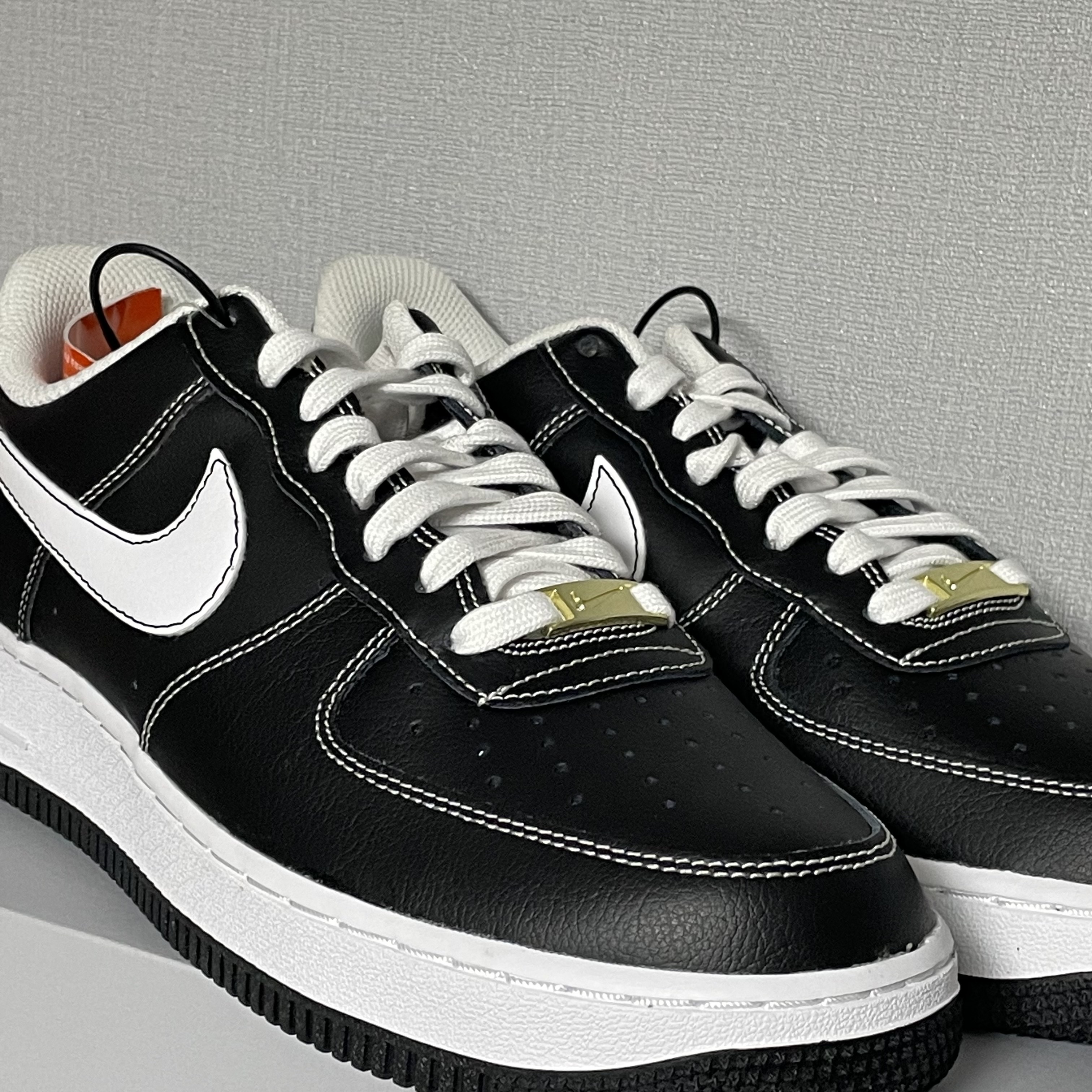 Nike Air Force 1 '07 First Use Black White 착용 스타일 - 1