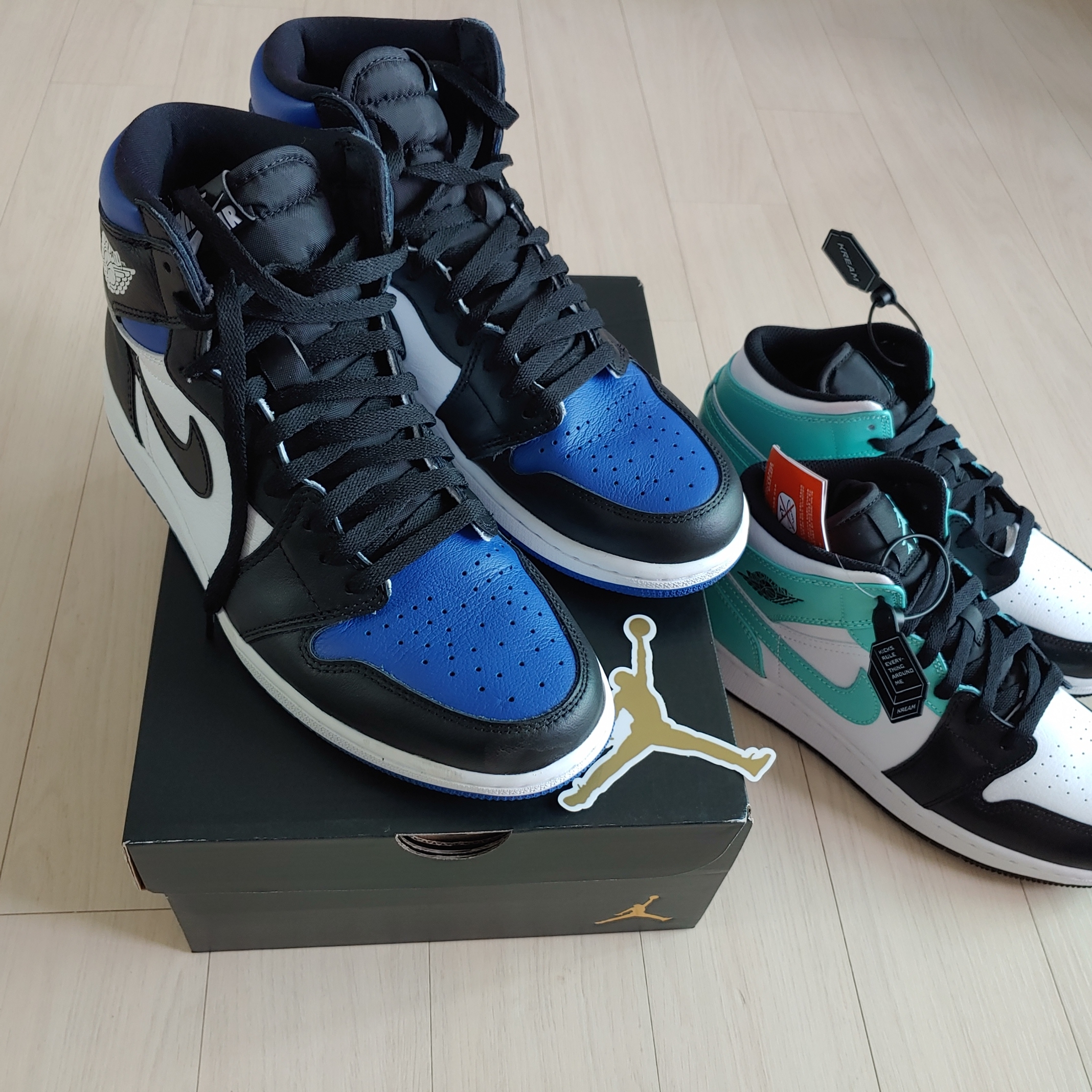 (GS) Jordan 1 Mid Tropical Twist, Jordan 1 Retro High OG Royal Toe 착용 스타일