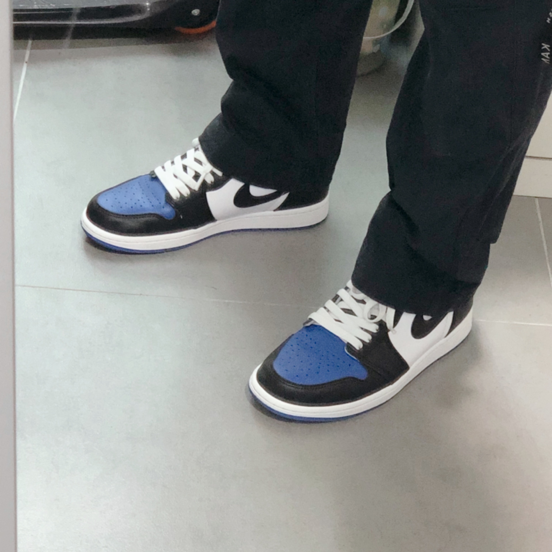 Jordan 1 Retro High OG Royal Toe 착용 스타일 - 3