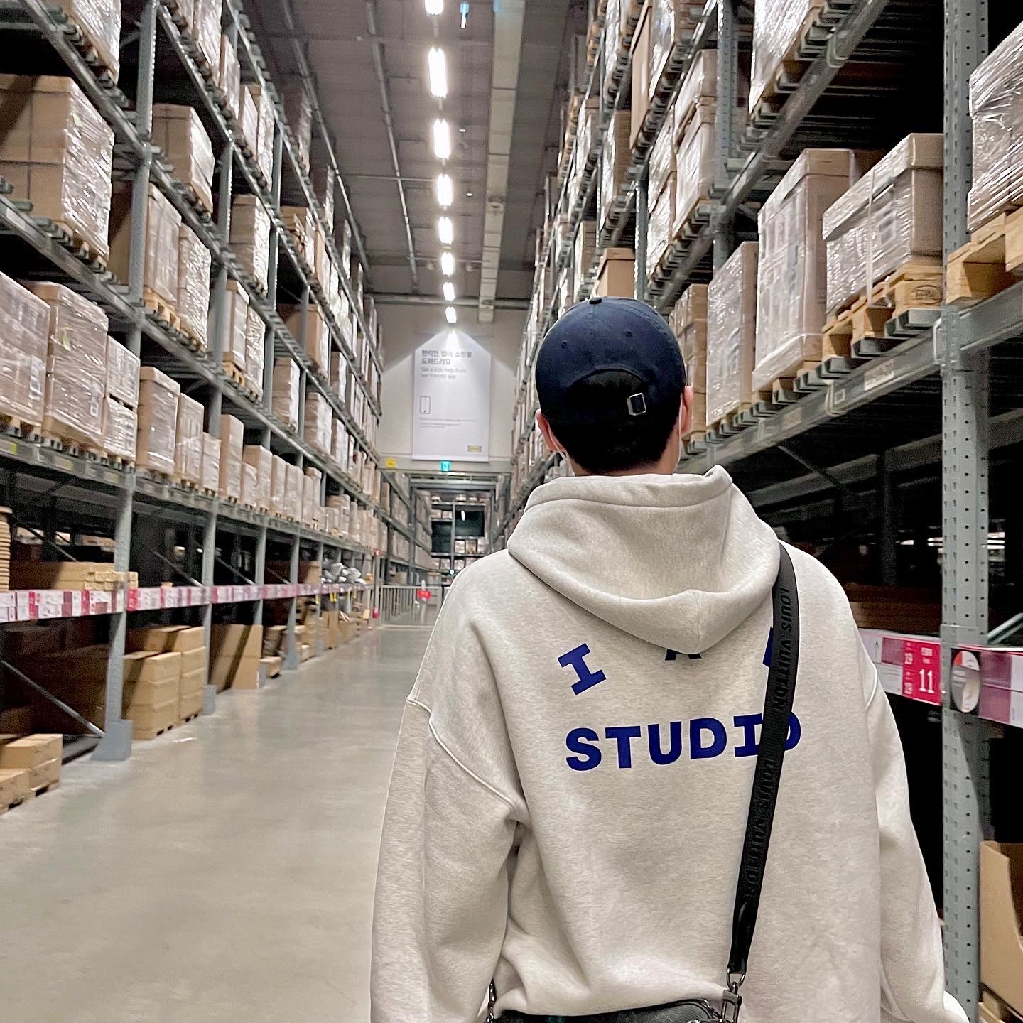 IAB Studio Hoodie Oatmeal Gray - 21SS, Jordan 1 x Travis Scott x Fragment Retro Low OG SP Military Blue 착용 스타일 - 3