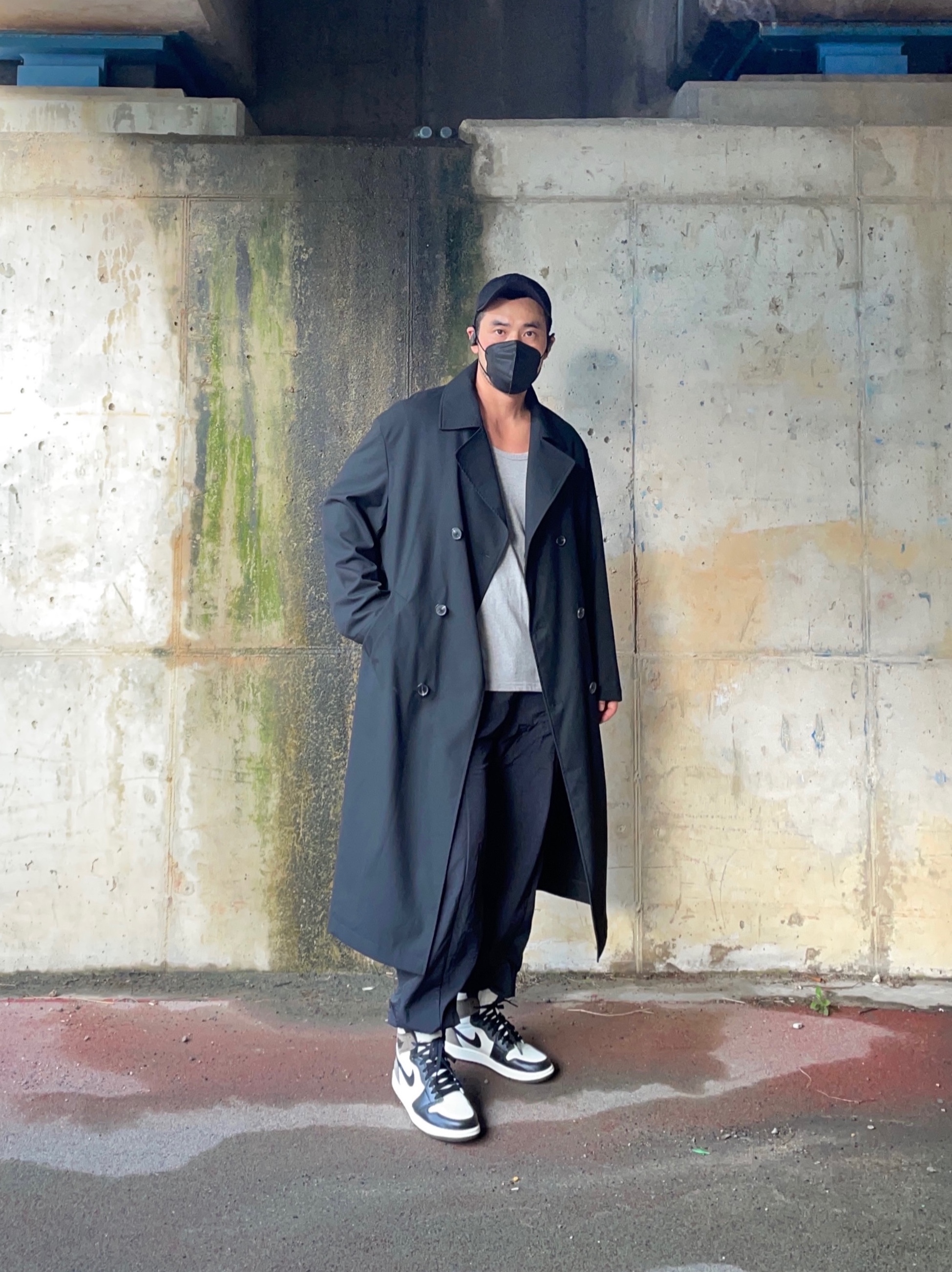 Jordan 1 Retro High OG Black Mocha 착용 스타일 - 4