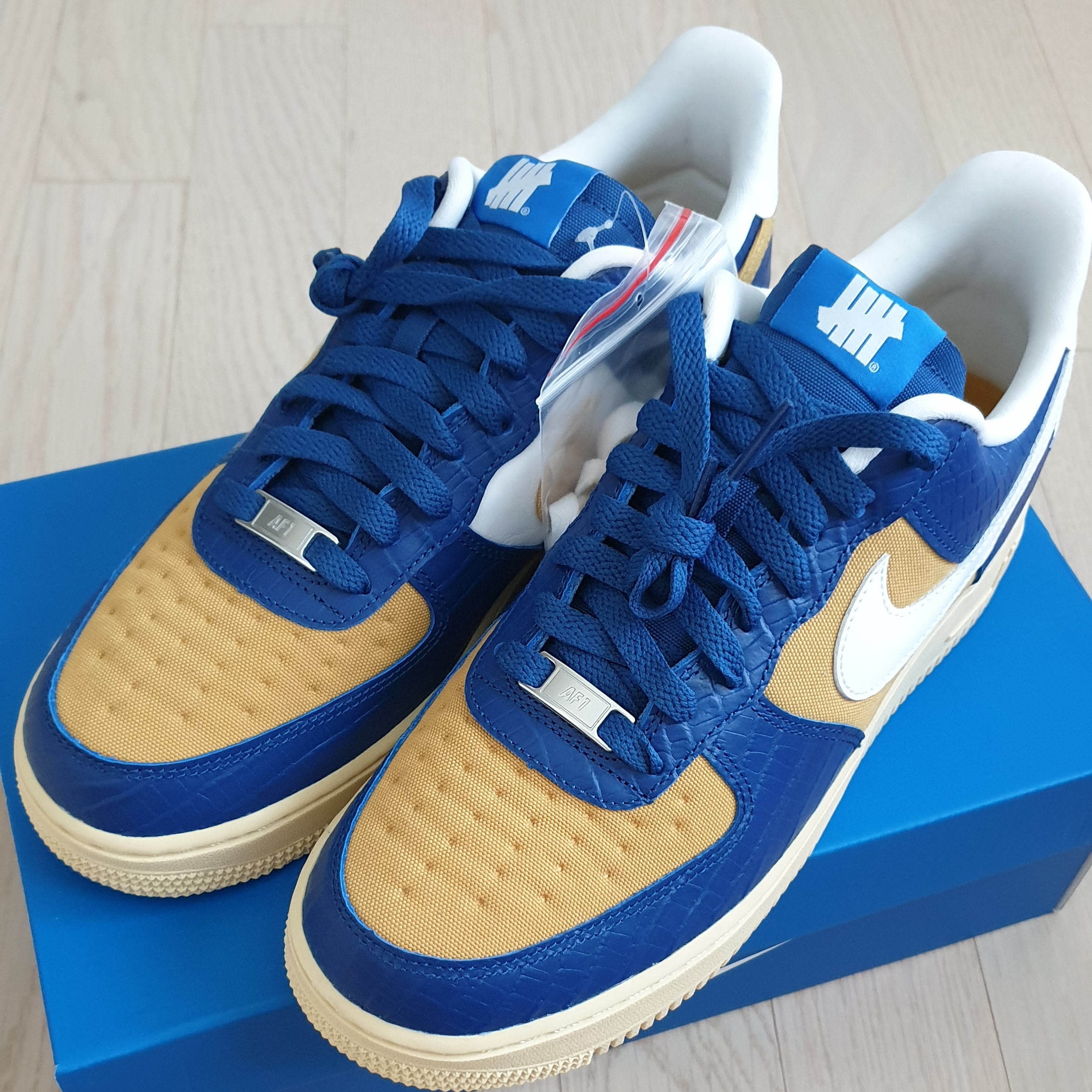 Nike x Undefeated Air Force 1 Low SP 5 On It Court Blue 착용 스타일 - 1