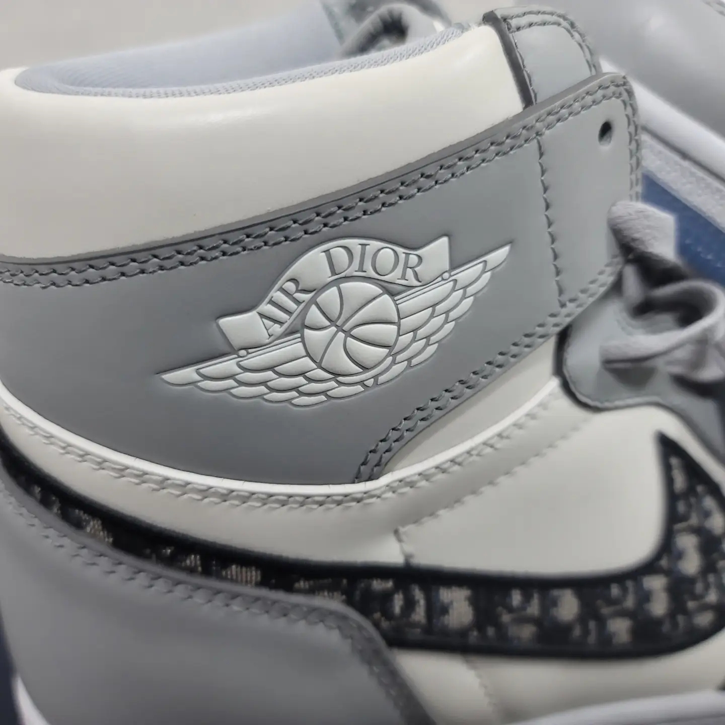 Jordan 1 x Dior High OG 착용 스타일 - 3