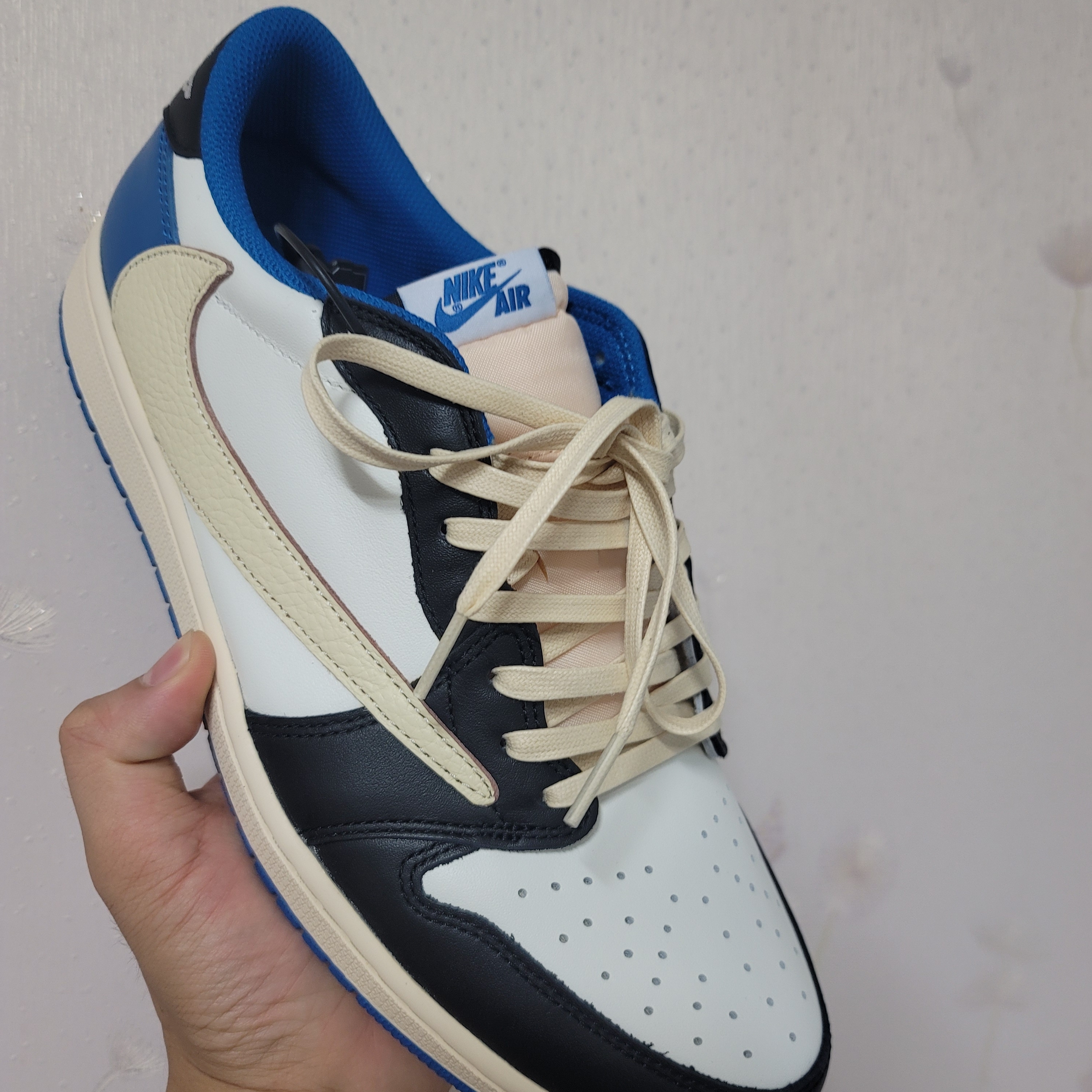 Jordan 1 x Travis Scott x Fragment Retro Low OG SP Military Blue 착용 스타일 - 2