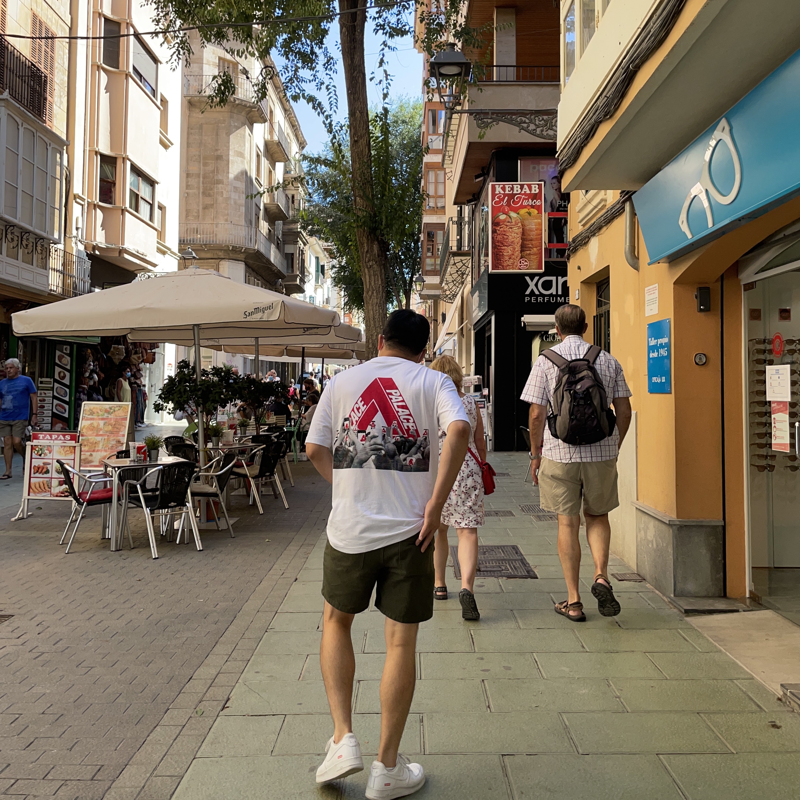 Palace Tri-Phone T-Shirt White - 20SS, Nike x Supreme Air Force 1 Low White 착용 스타일