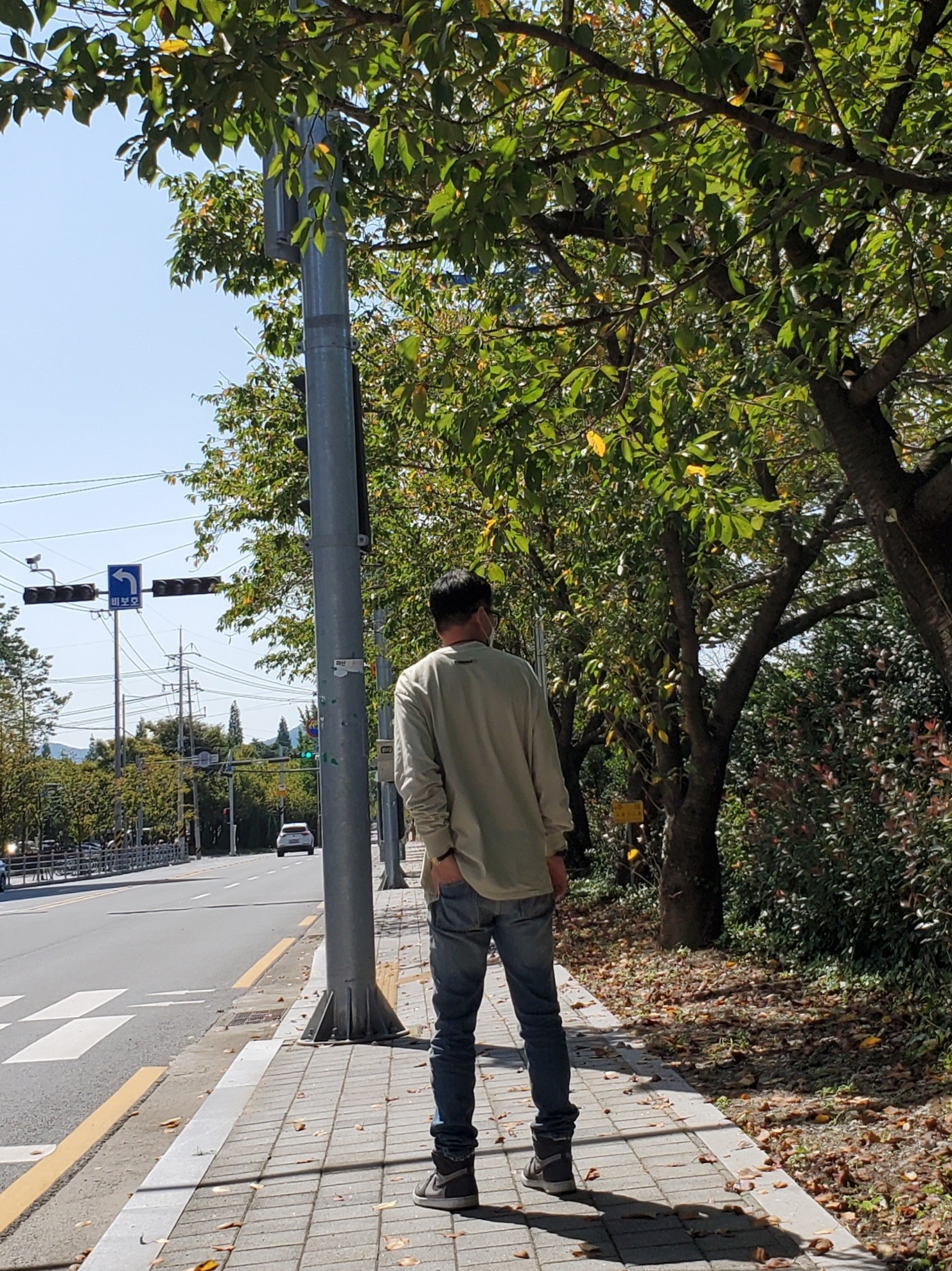 Essentials 3D Silicon Applique Boxy Long Sleeve T-Shirt Alfafa Sage - 20FW, Essentials Denim Pants Dark Indigo Wash - 21SS 착용 스타일 - 2