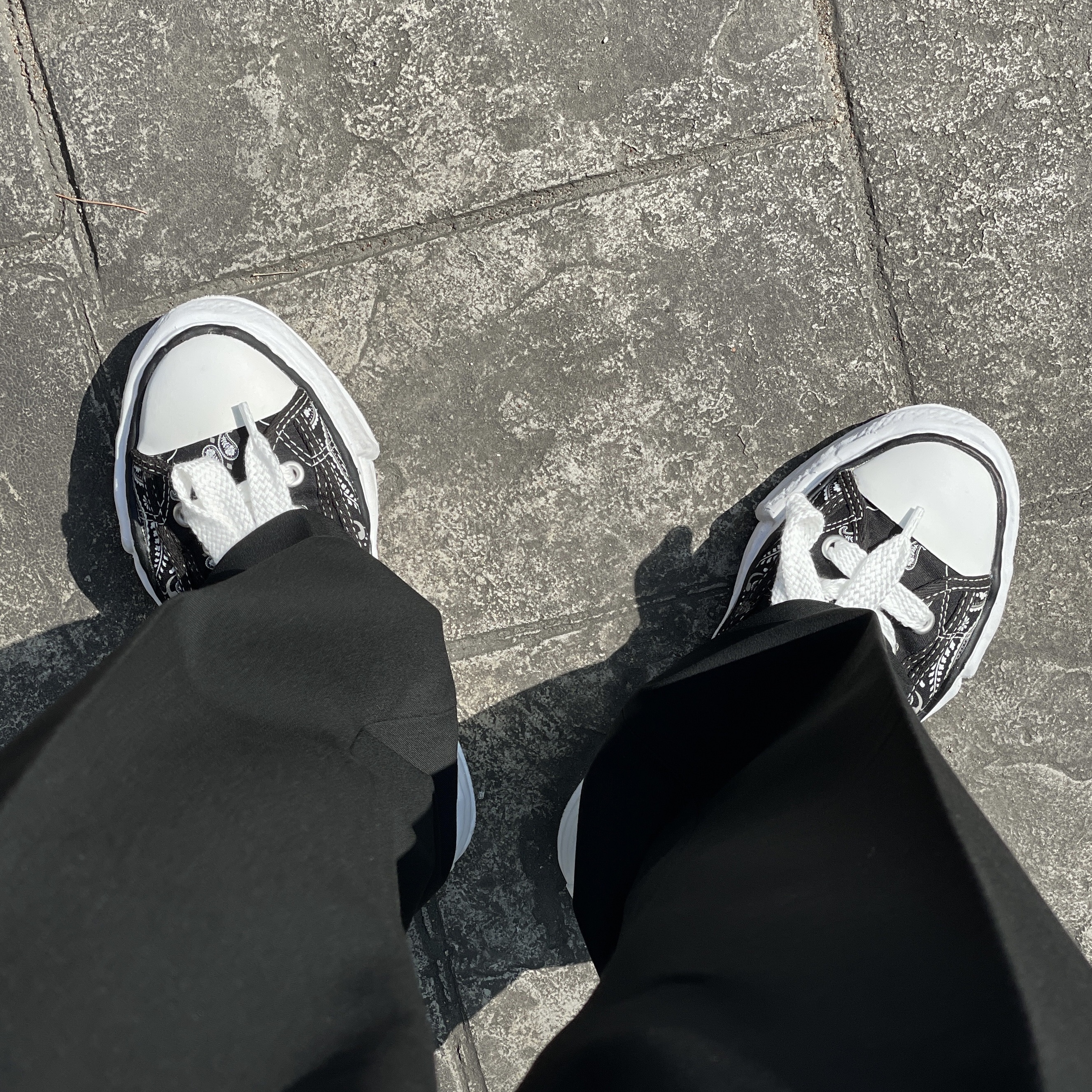 Maison Mihara Yasuhiro Peterson OG Sole Canvas Bandana Low-top Sneakers Black 착용 스타일