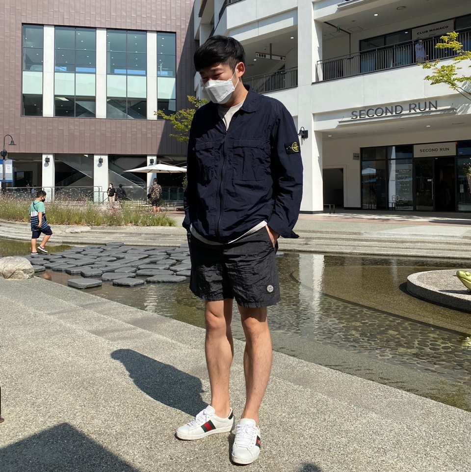 Stone Island B0943 Nylon Metal Swimming Trunk Dark Grey - 21SS, Stone Island 11102 Naslan Light Overshirt Marine Blue - 20SS 착용 스타일 - 1