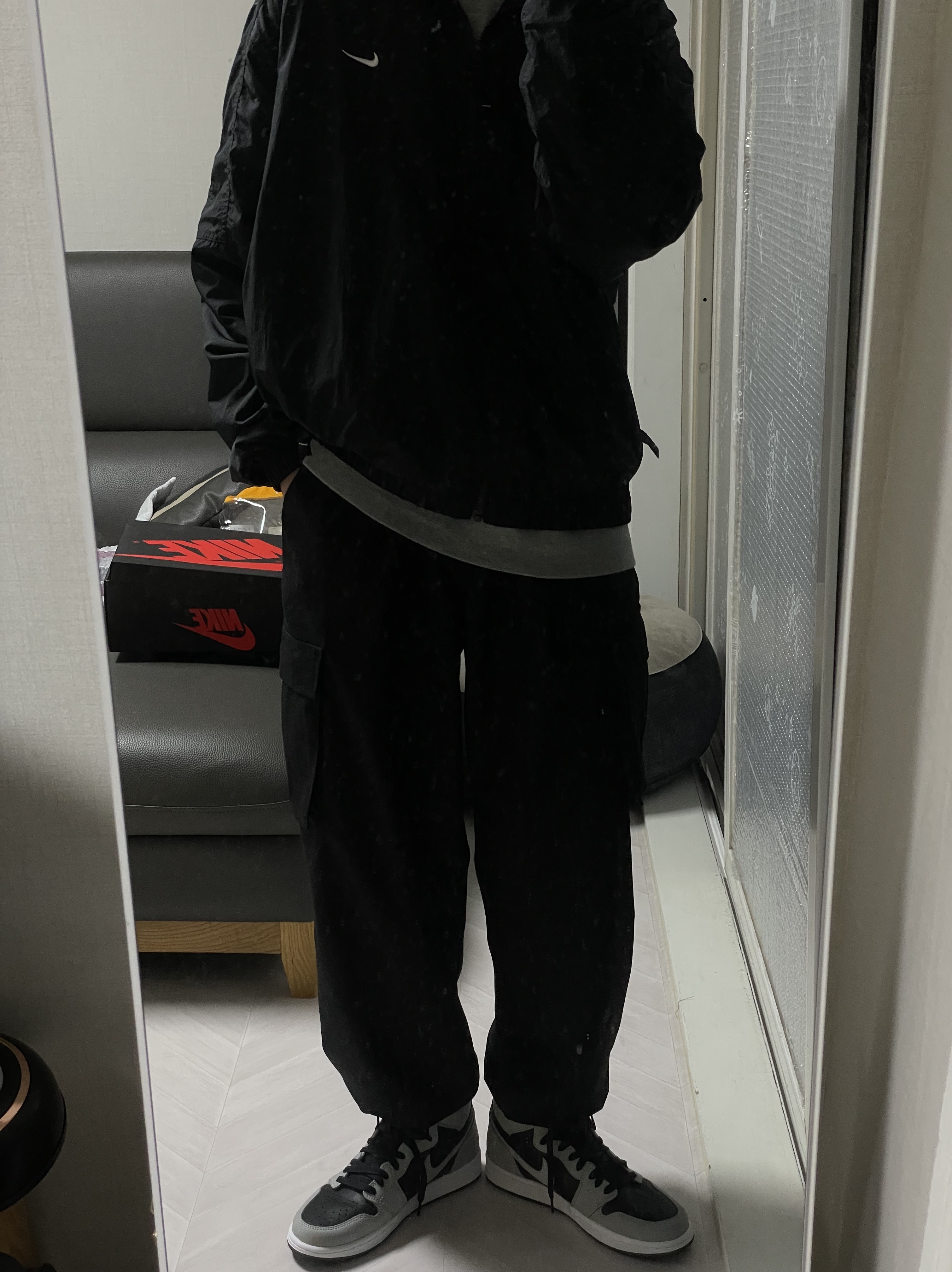 Jordan 1 Retro High OG Shadow 2.0, Nike M NRG Solo Swoosh Track Jacket Black - Asia 착용 스타일 - 1