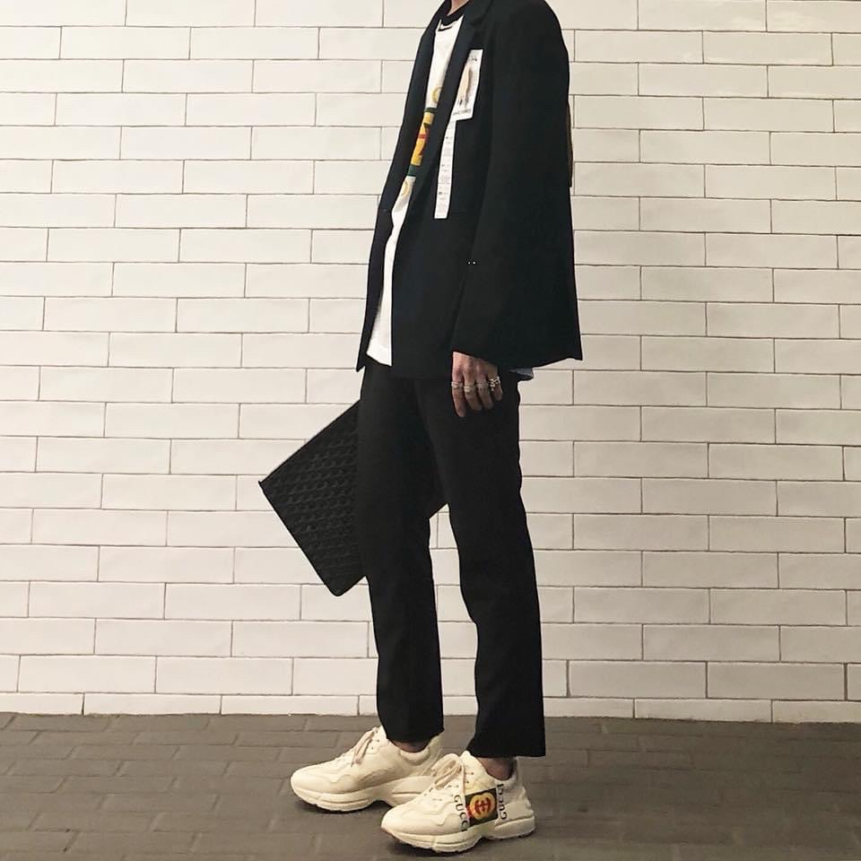 Gucci Rhyton Leather Sneakers Square Logo 착용 스타일