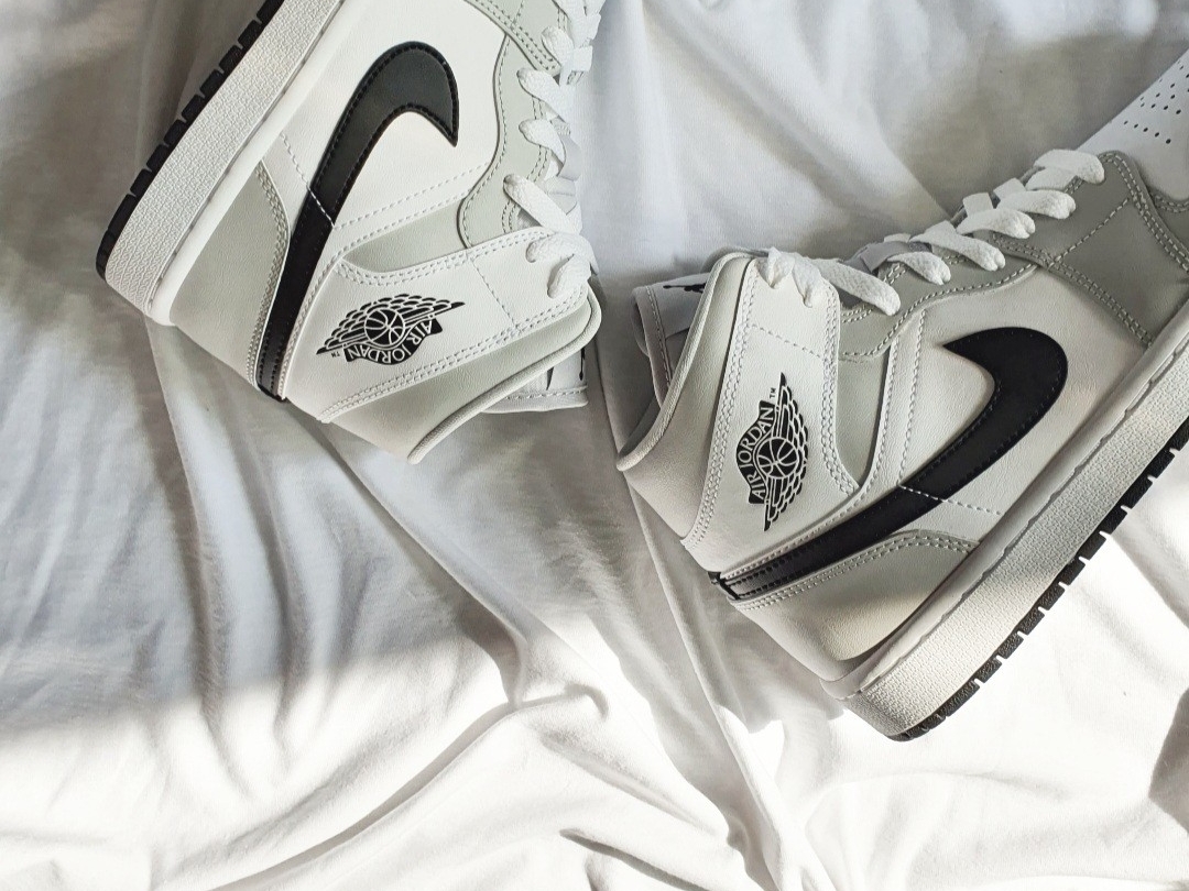 (W) Jordan 1 Mid Grey Fog 착용 스타일 - 2