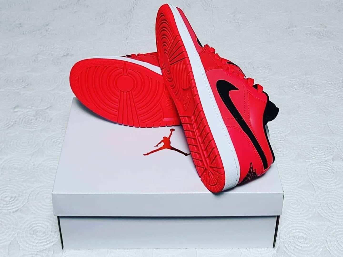 (W) Jordan 1 Low Siren Red 착용 스타일 - 4