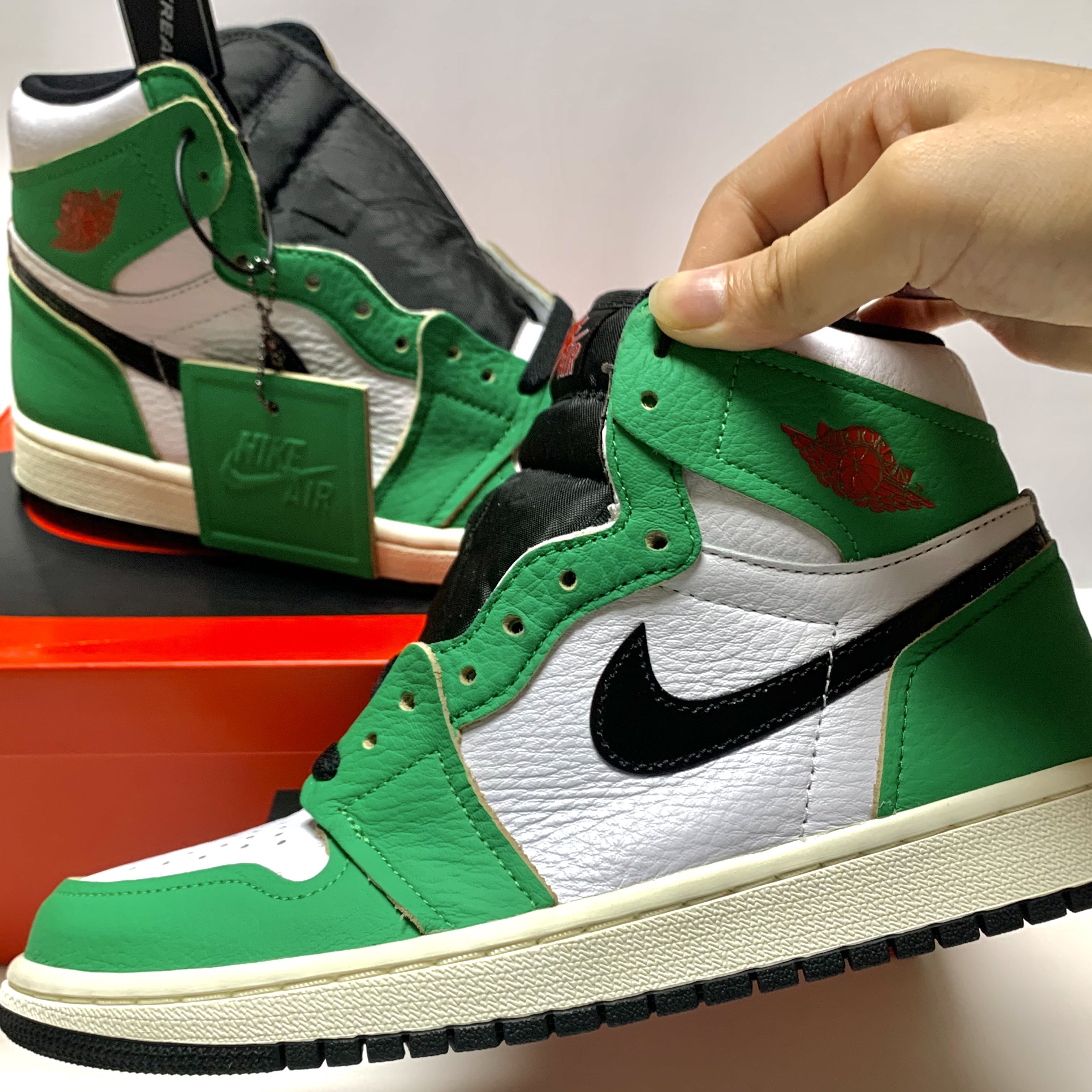 (W) Jordan 1 Retro High OG Lucky Green 착용 스타일