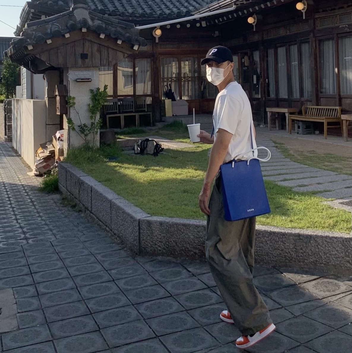 Ader Error Blue Bag Blue, Palace Cordura Safari 6-Panel Black - 21SS 착용 스타일