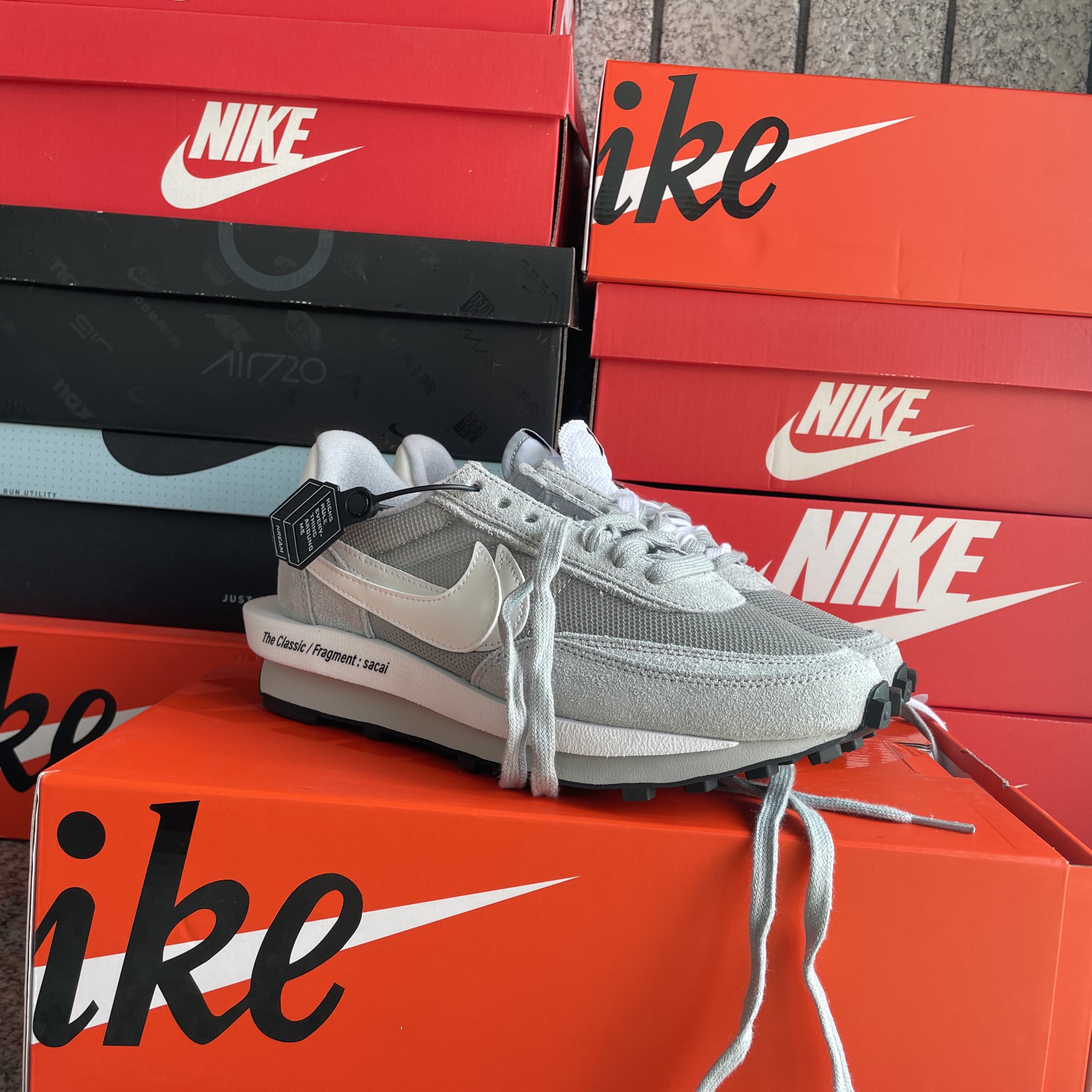 Nike x Sacai x Fragment LDWaffle Light Smoke Grey 착용 스타일