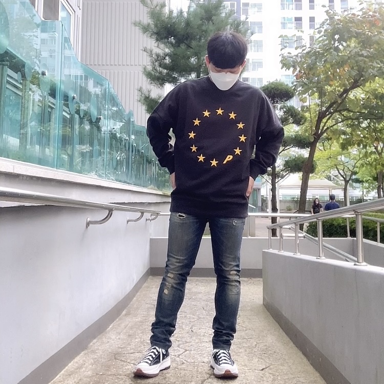Palace EU-Don Crew Black - 21FW, Converse Run Star Hike Hi Black White Gum 착용 스타일 - 1