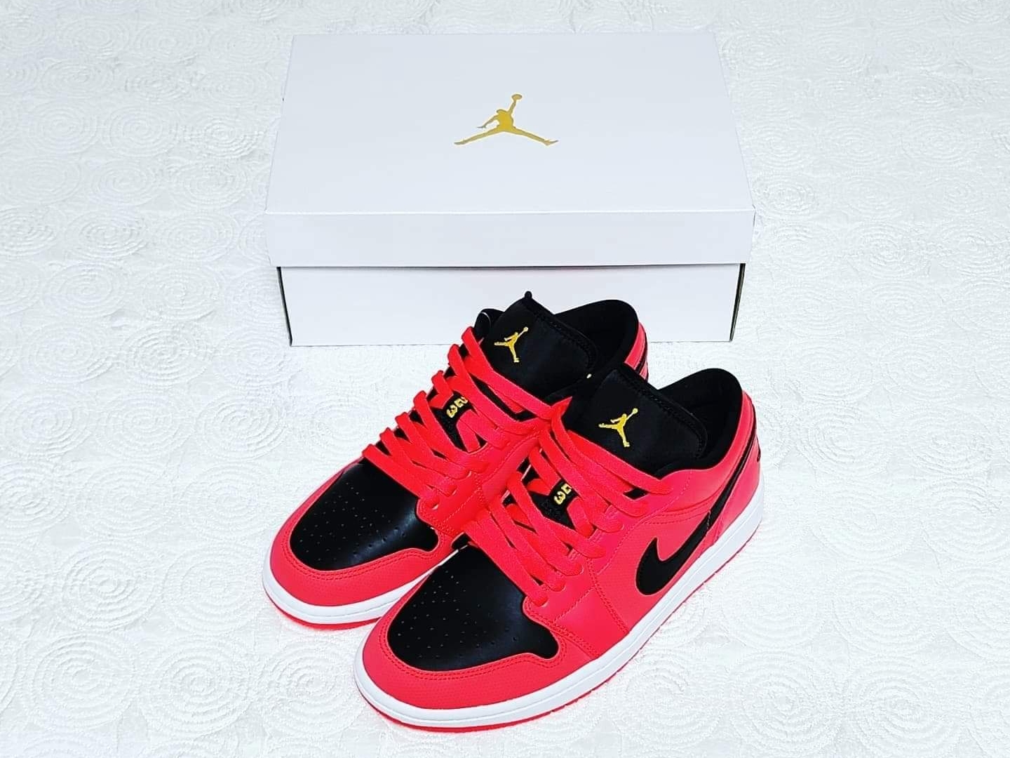 (W) Jordan 1 Low Siren Red 착용 스타일 - 1